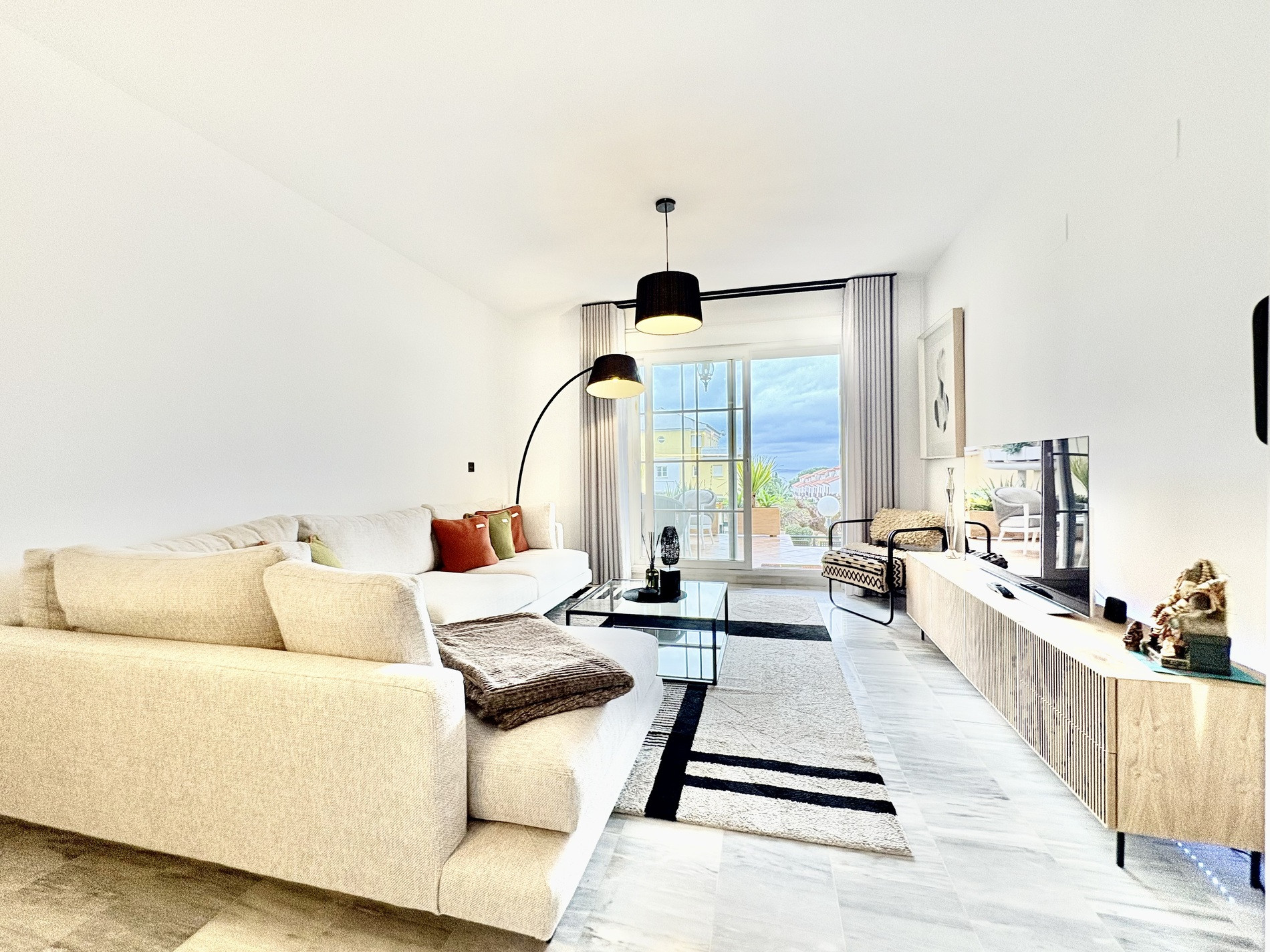 3 bedroom Apartment in Marbella, Malaga, Spain – 428-05123P