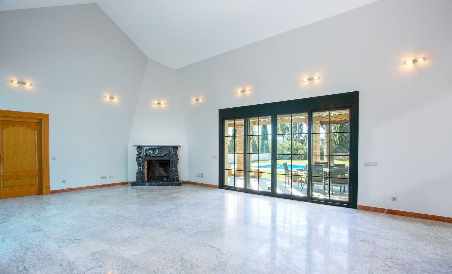 5 bedroom Villa in Mijas Costa, Malaga, Spain – 428-05173P