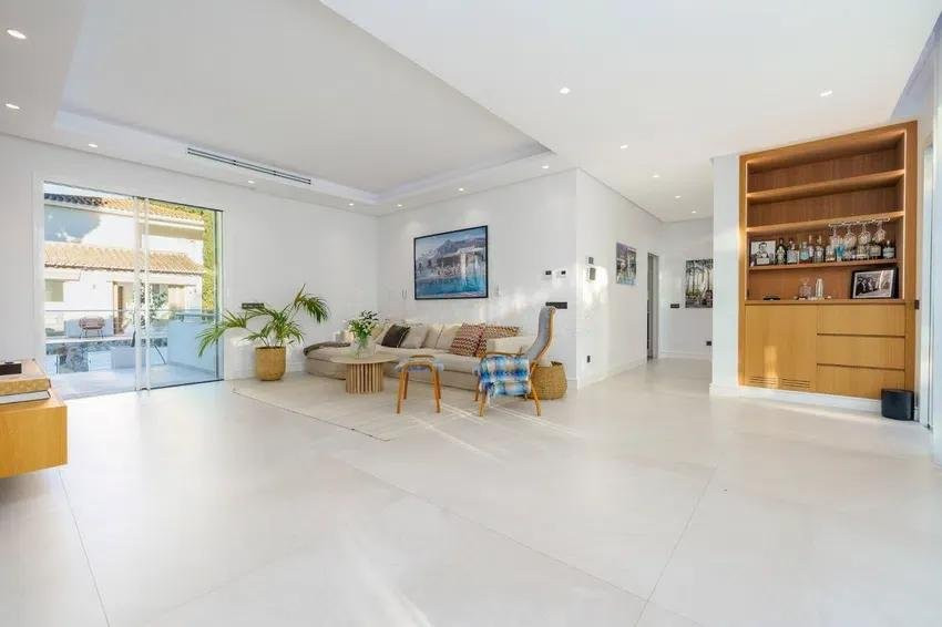 6 bedroom Villa in Marbella, Malaga, Spain – 428-05184P