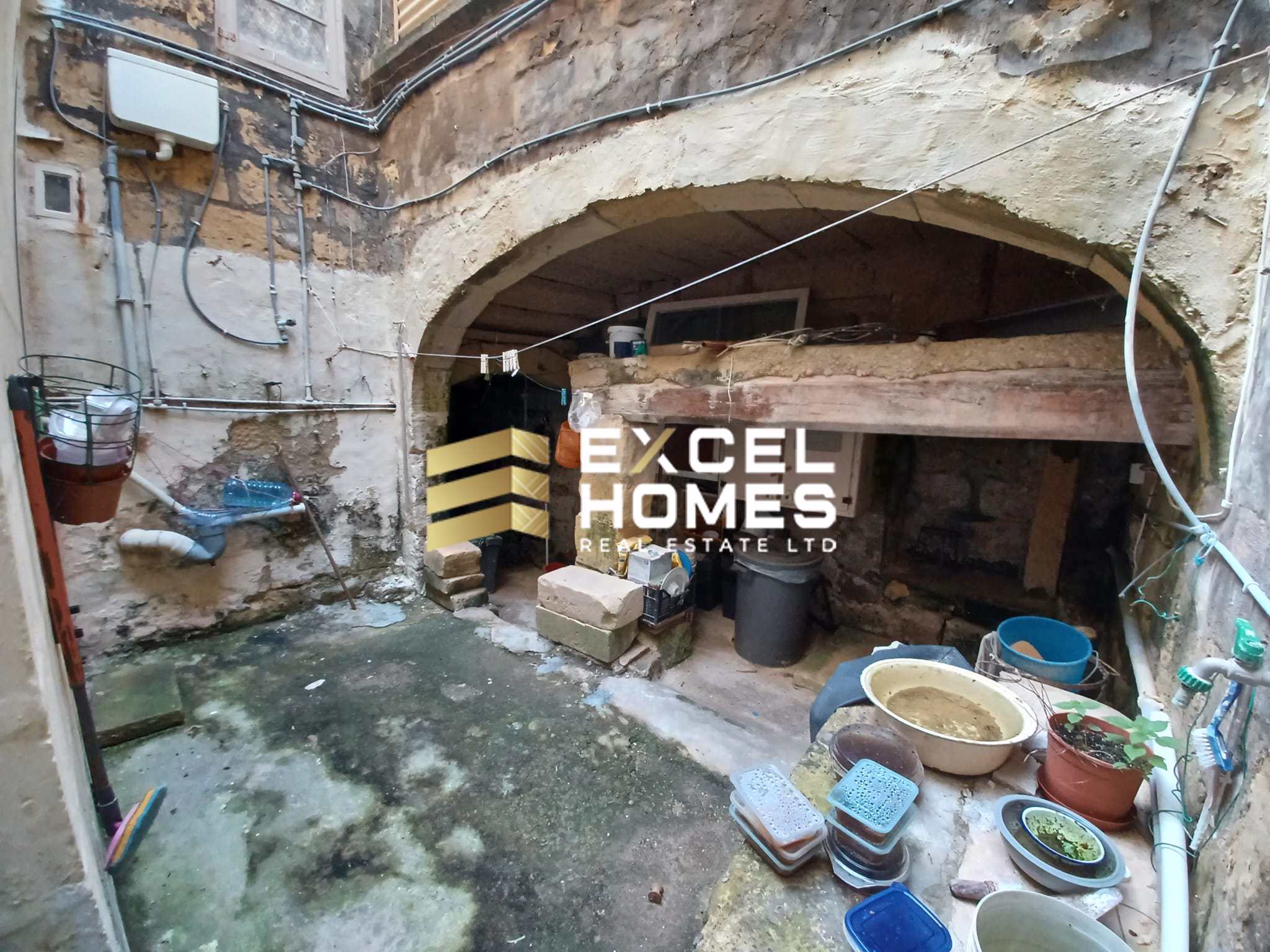 Character House in Gharb, Malta – 66005