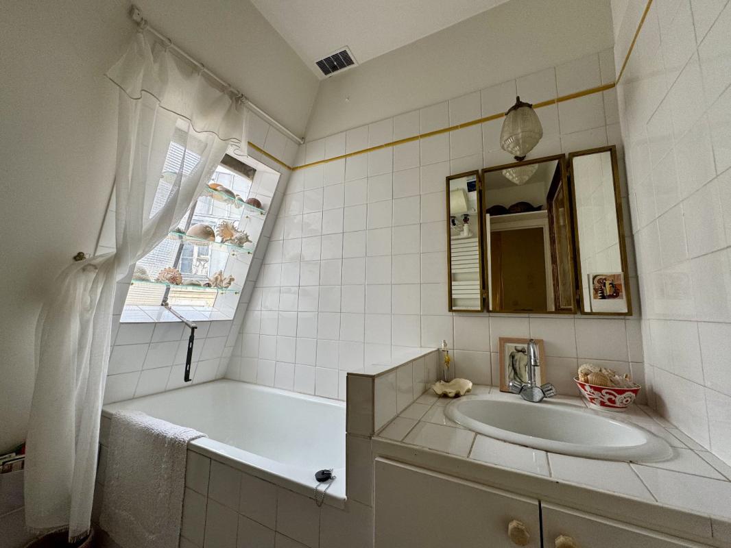 studio in Paris 10eme Arrondissement, Paris, France