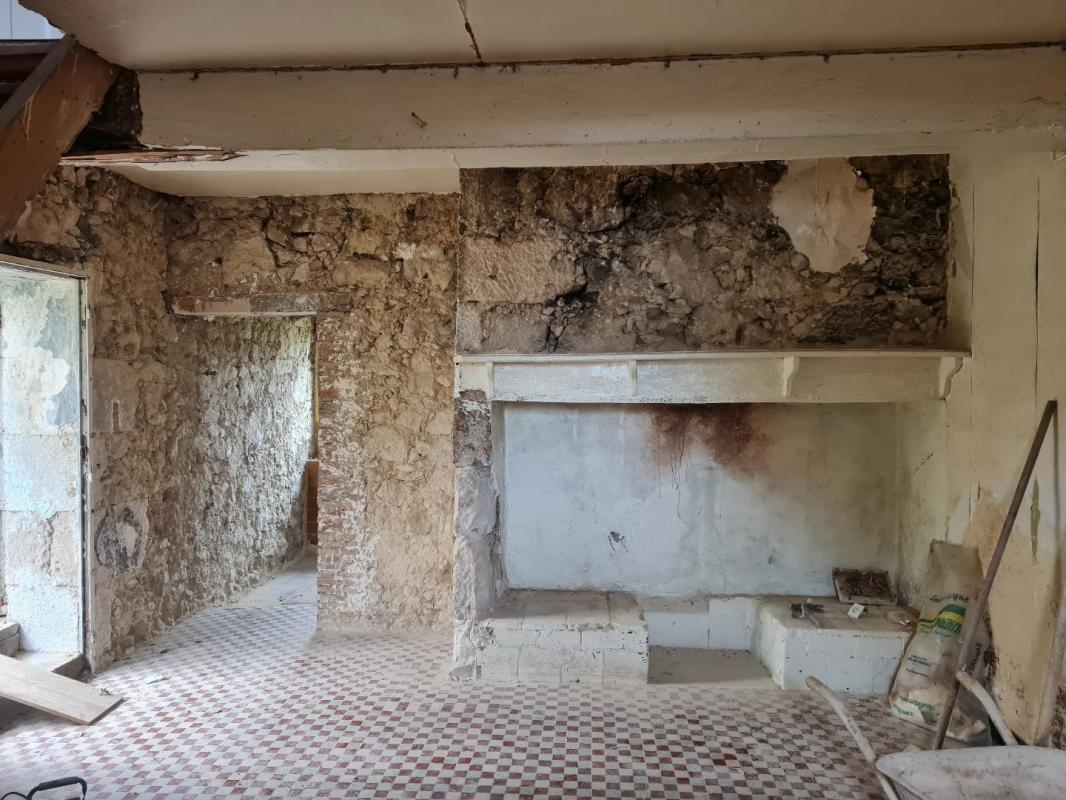 2 bedroom maison a renover in Pouy Roquelaure, Gers, France