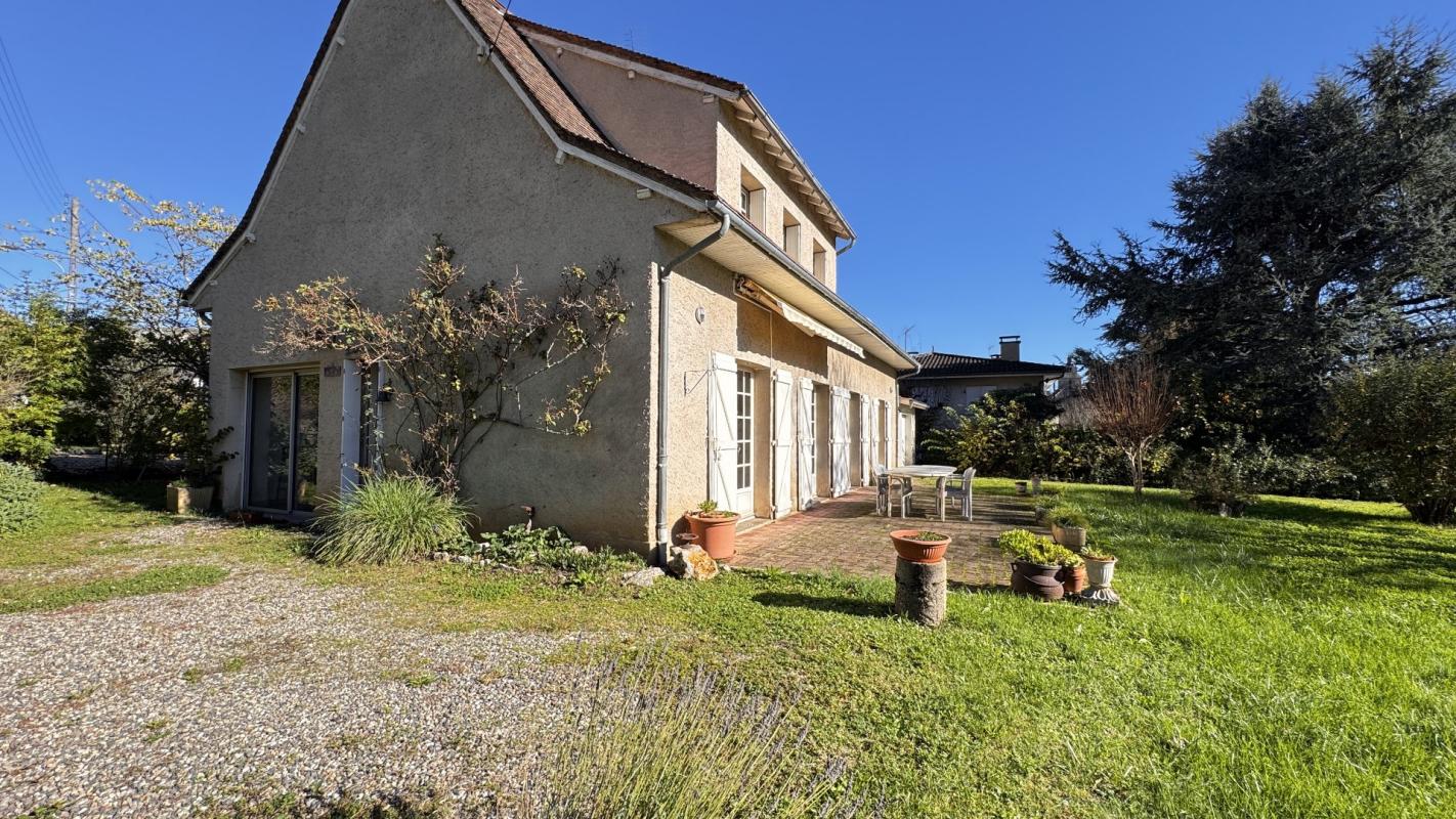 5 bedroom maison in Cajarc, Lot, France