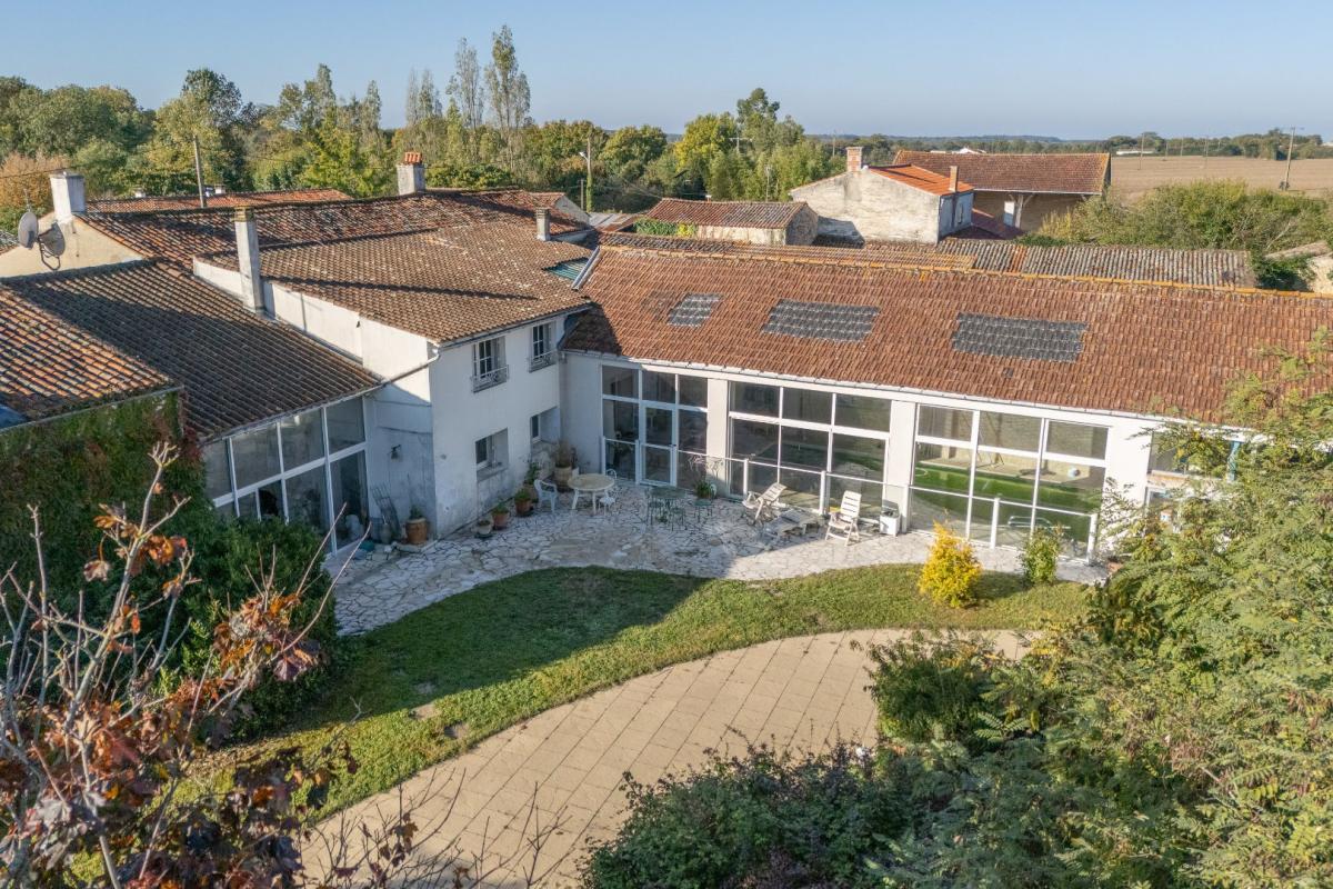 6 bedroom maison bourgeoise in Saint Mard, Charente-Maritime, France