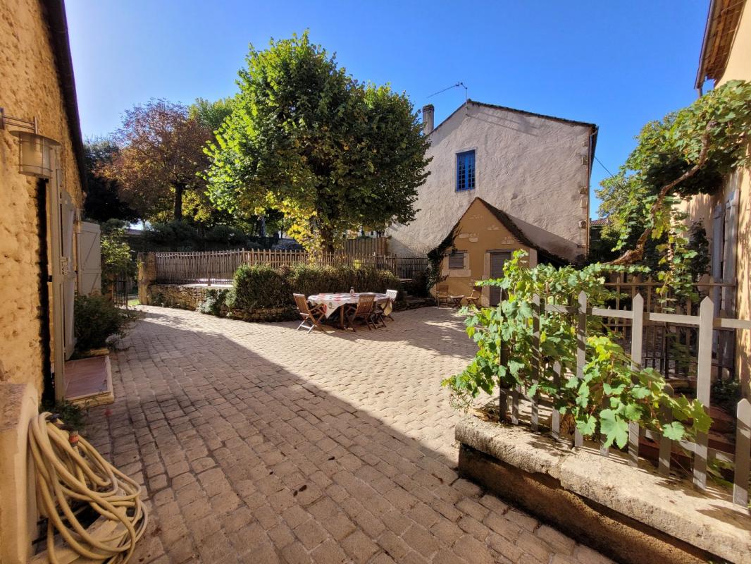 6 bedroom maison in Sainte Alvere, Dordogne, France