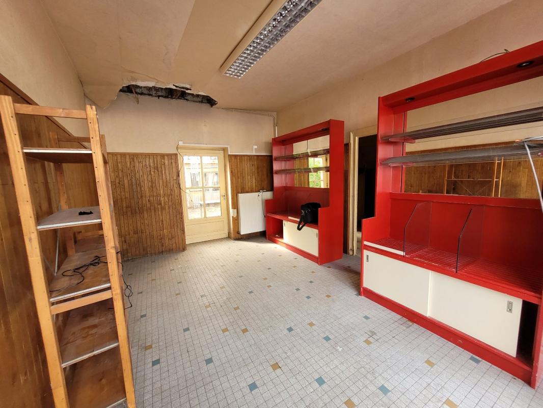 5 bedroom maison in Breuilh, Dordogne, France