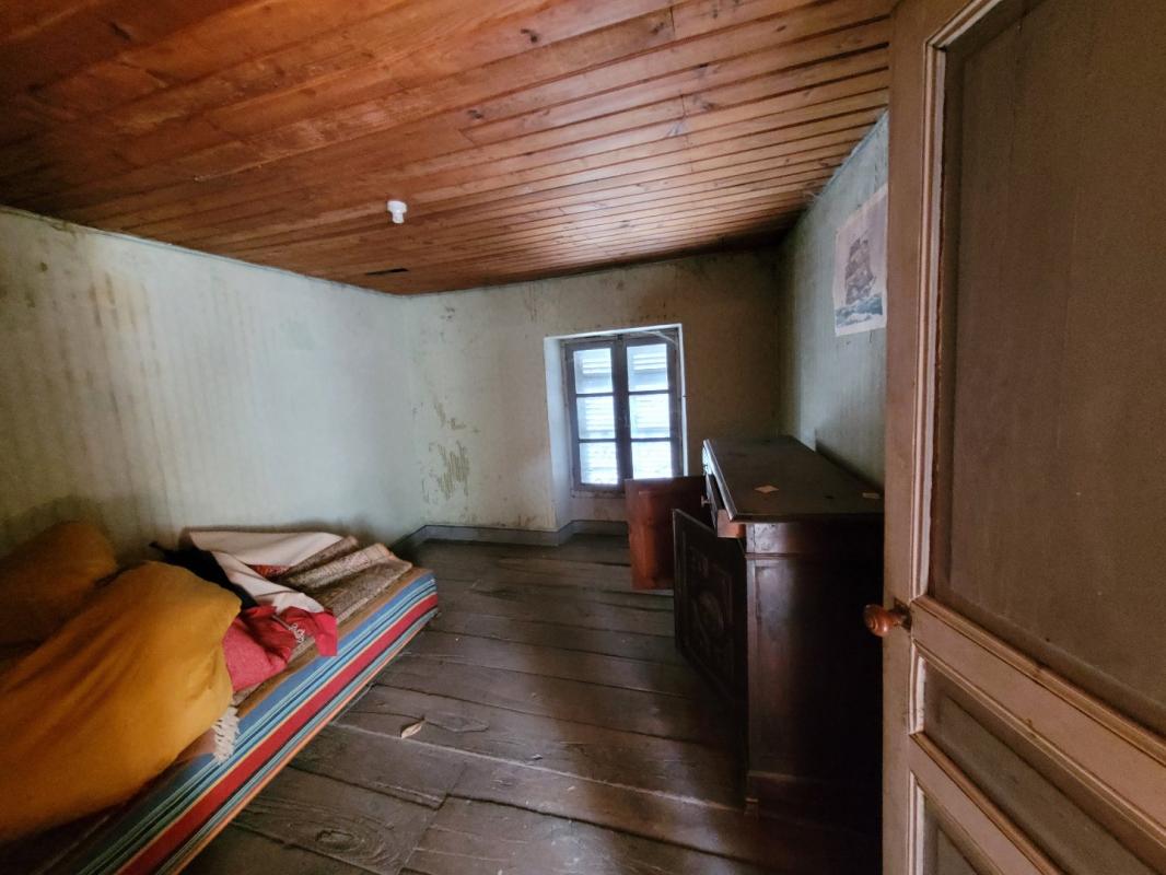 5 bedroom maison in Breuilh, Dordogne, France