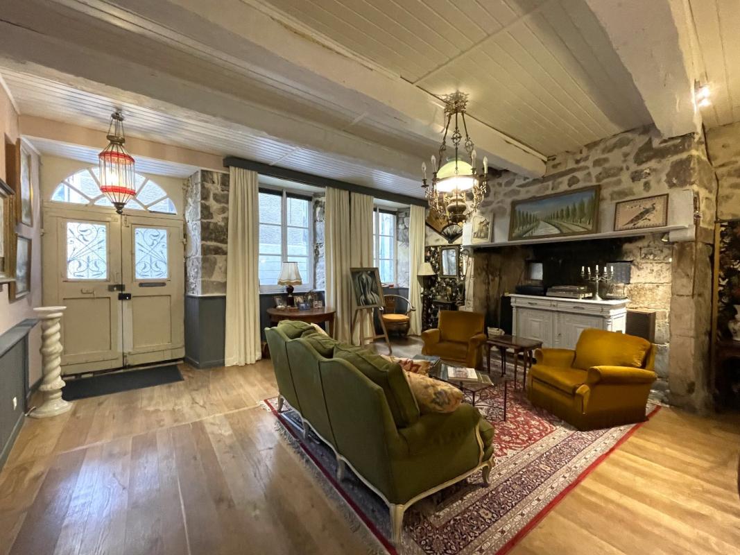 3 bedroom maison in Mur De Barrez, Aveyron, France