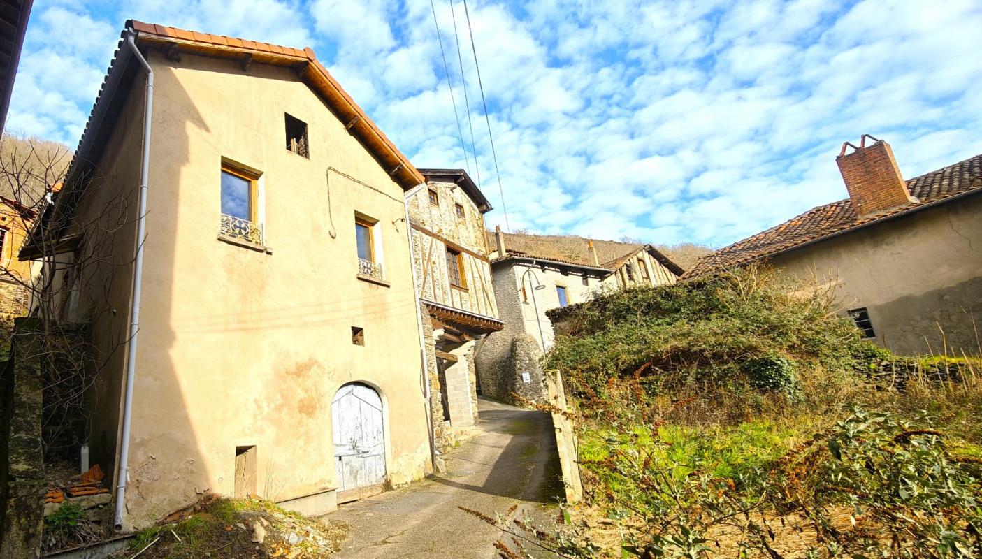 2 bedroom maison a renover in Livinhac Le Haut, Aveyron, France