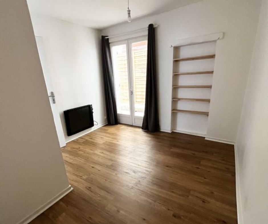 2 bedroom maison in Le Bouscat, Gironde, France