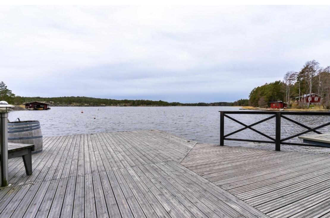 Exclusive Seafront 3-Bedroom Villa with Private Shoreline – Finland