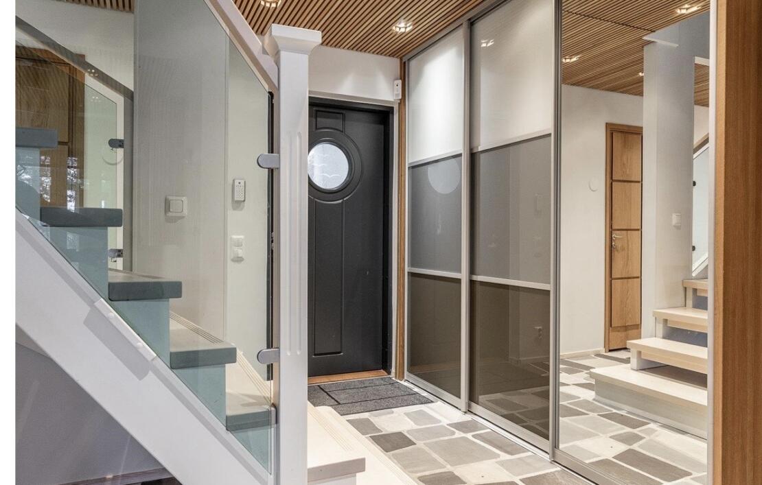 Exclusive Seafront 3-Bedroom Villa with Private Shoreline – Finland