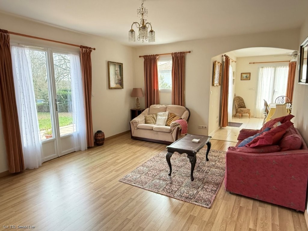 3 bedroom House in Confolens, France – r7413