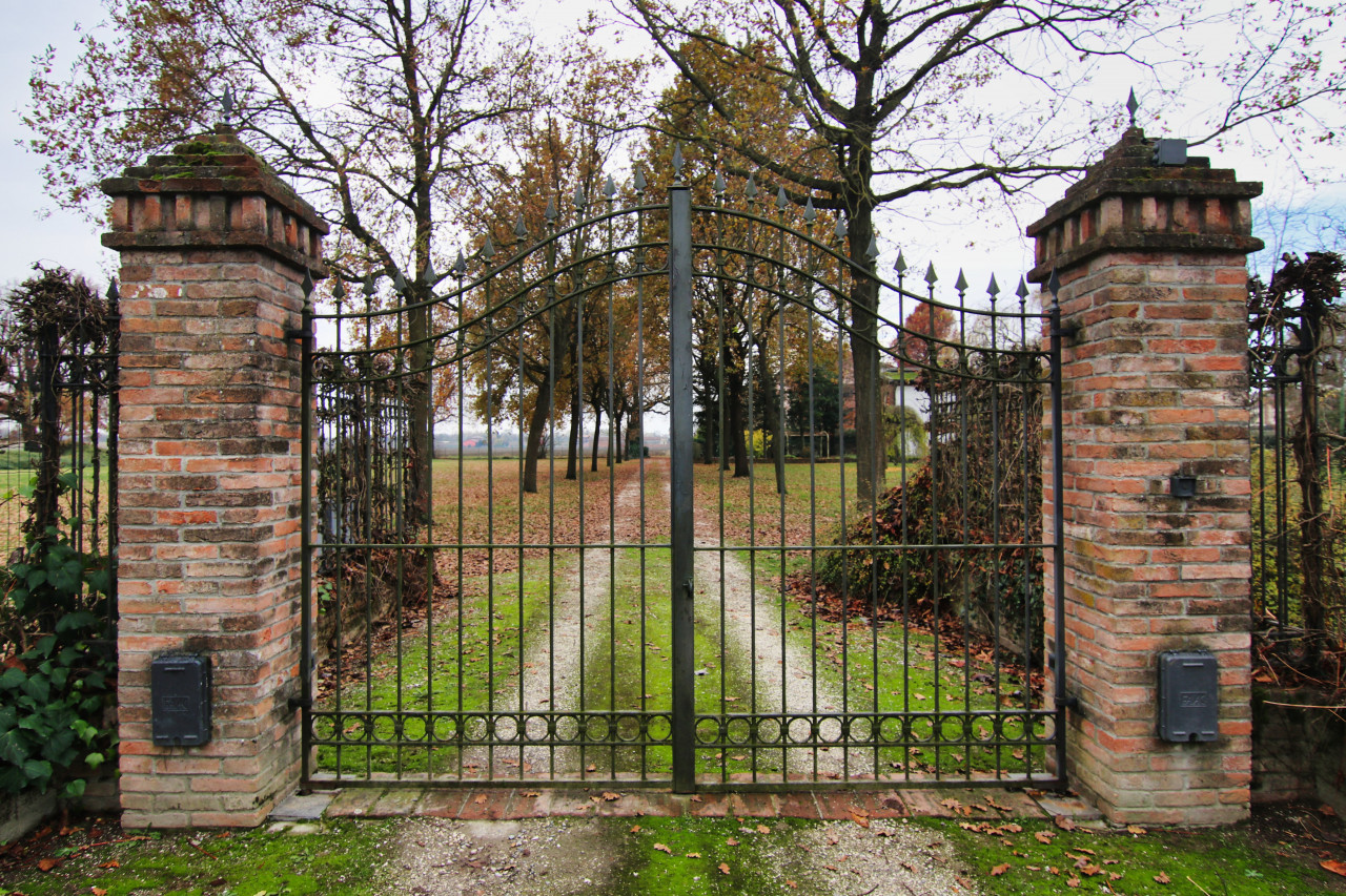 Bomporto, listen to the silence of the countryside and the flow of the river – V003243