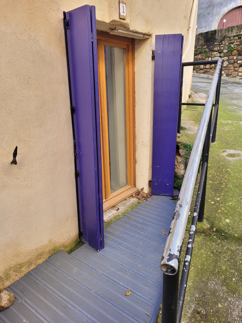 2 bedroom House in Pezenas, Herault, France – rp110000e