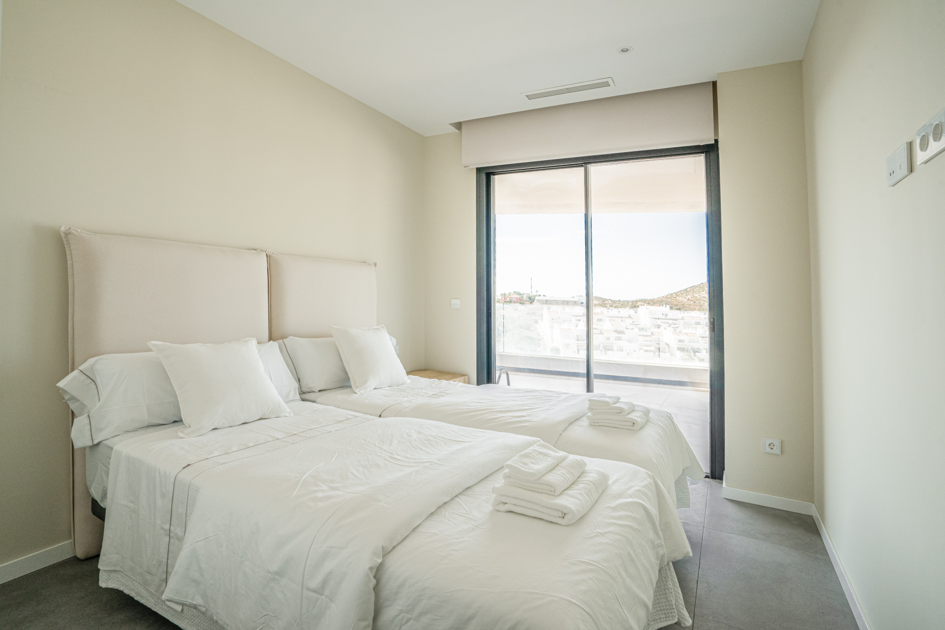 2 bedroom Apartment in Fuengirola, Malaga, Spain – 428-00007P