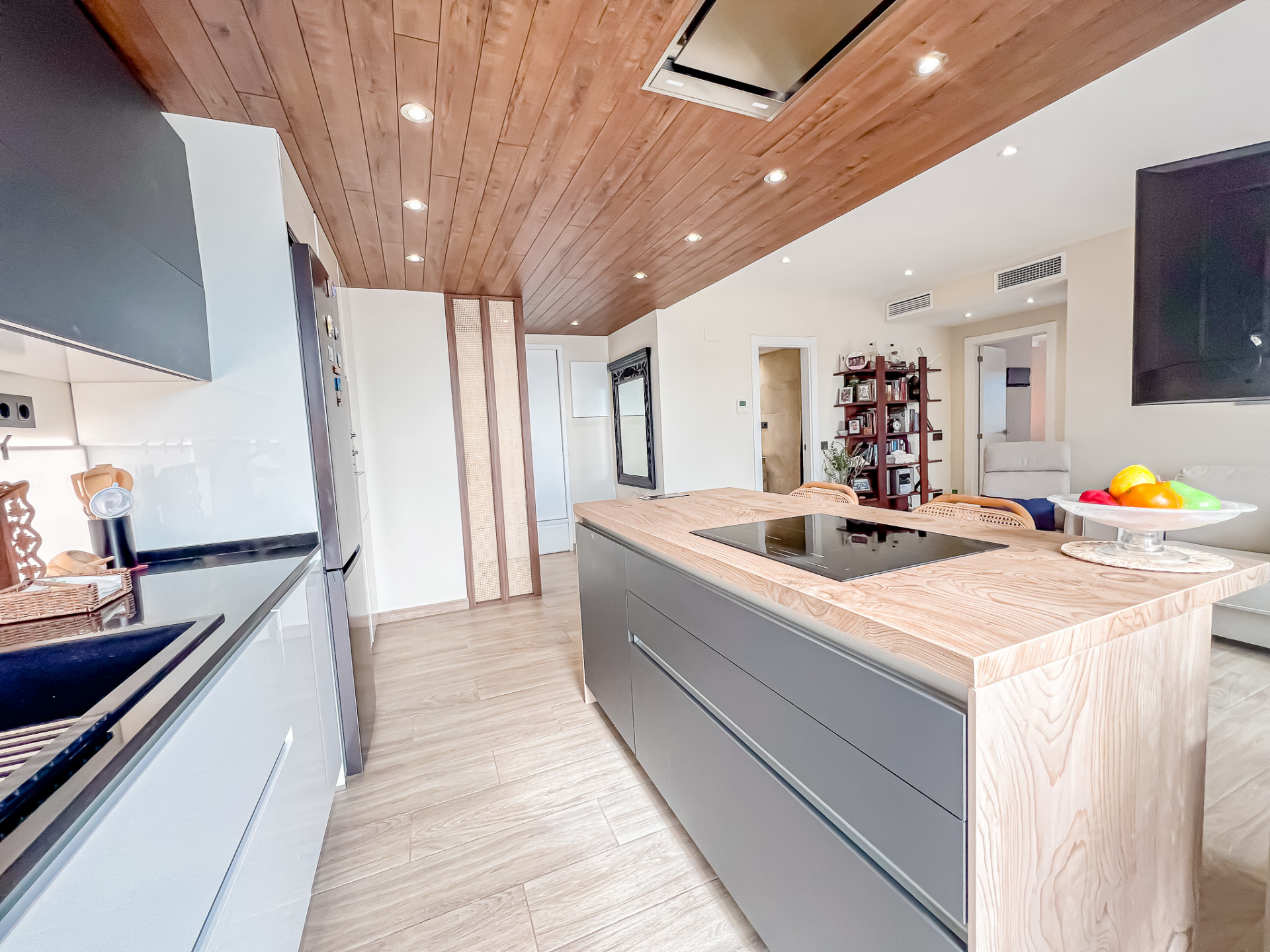 2 bedroom Penthouse in Marbella, Malaga, Spain – 428-05183P