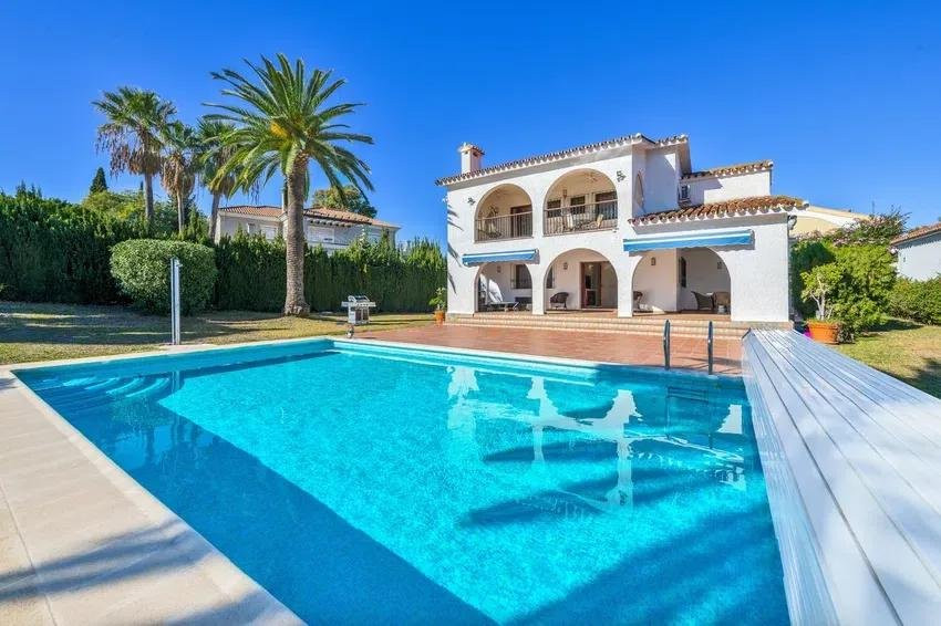 5 bedroom Villa in Estepona, Malaga, Spain – 428-05202P