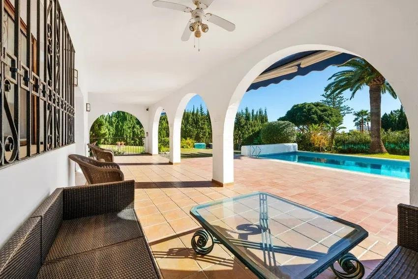 5 bedroom Villa in Estepona, Malaga, Spain – 428-05202P