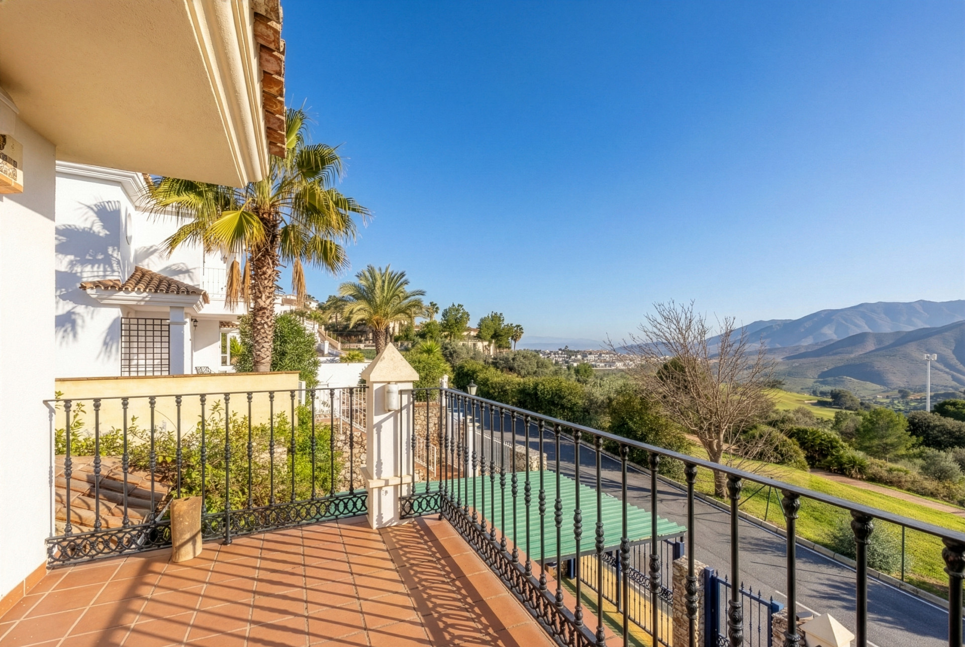 3 bedroom Semi Detached House in Alhaurin El Grande, Malaga, Spain – 428-05207D