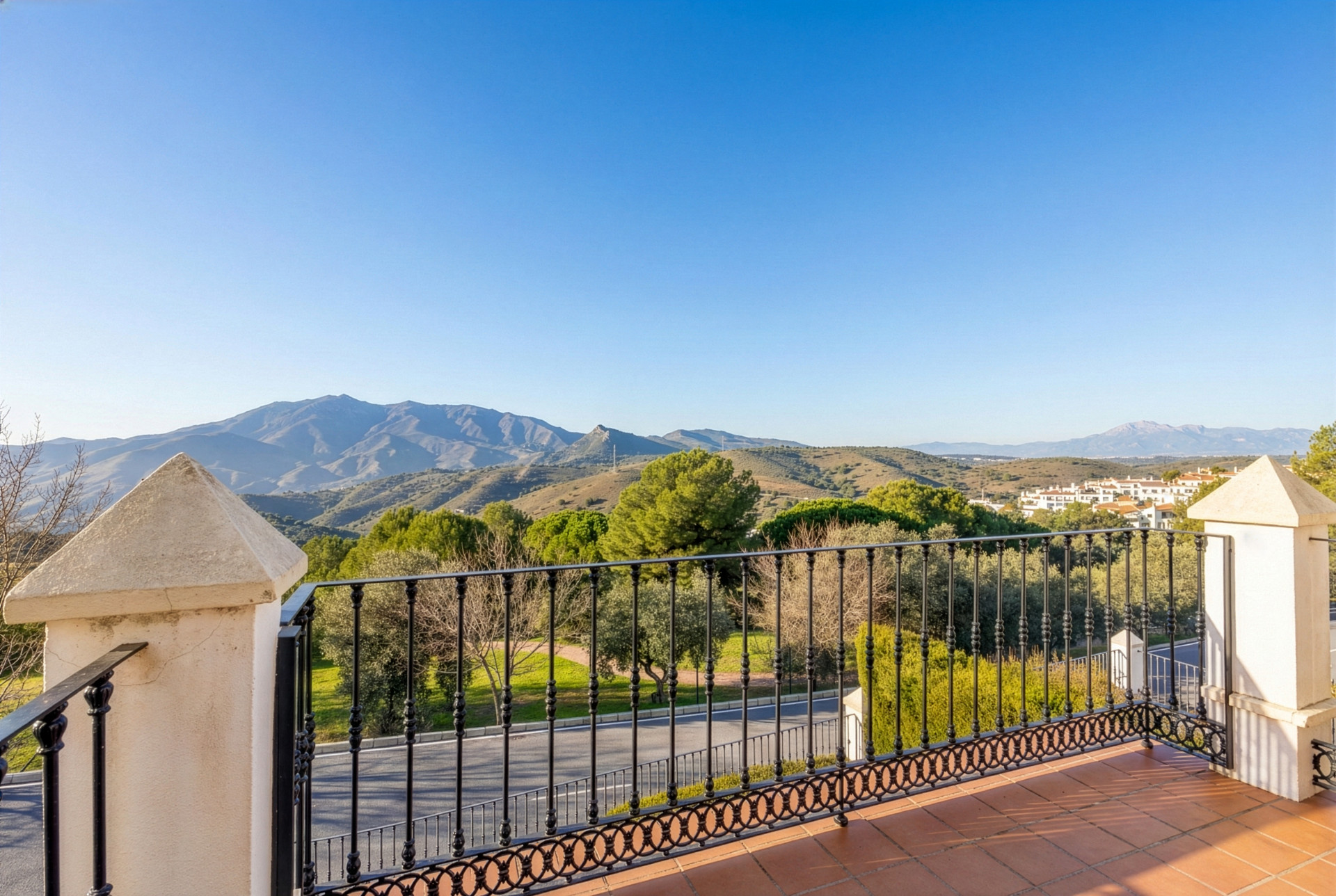 3 bedroom Semi Detached House in Alhaurin El Grande, Malaga, Spain – 428-05207D