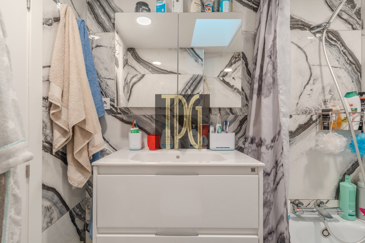 Stunning 3 Bedroom Penthouse for Sale in Parque De La Reina – OPS1906R