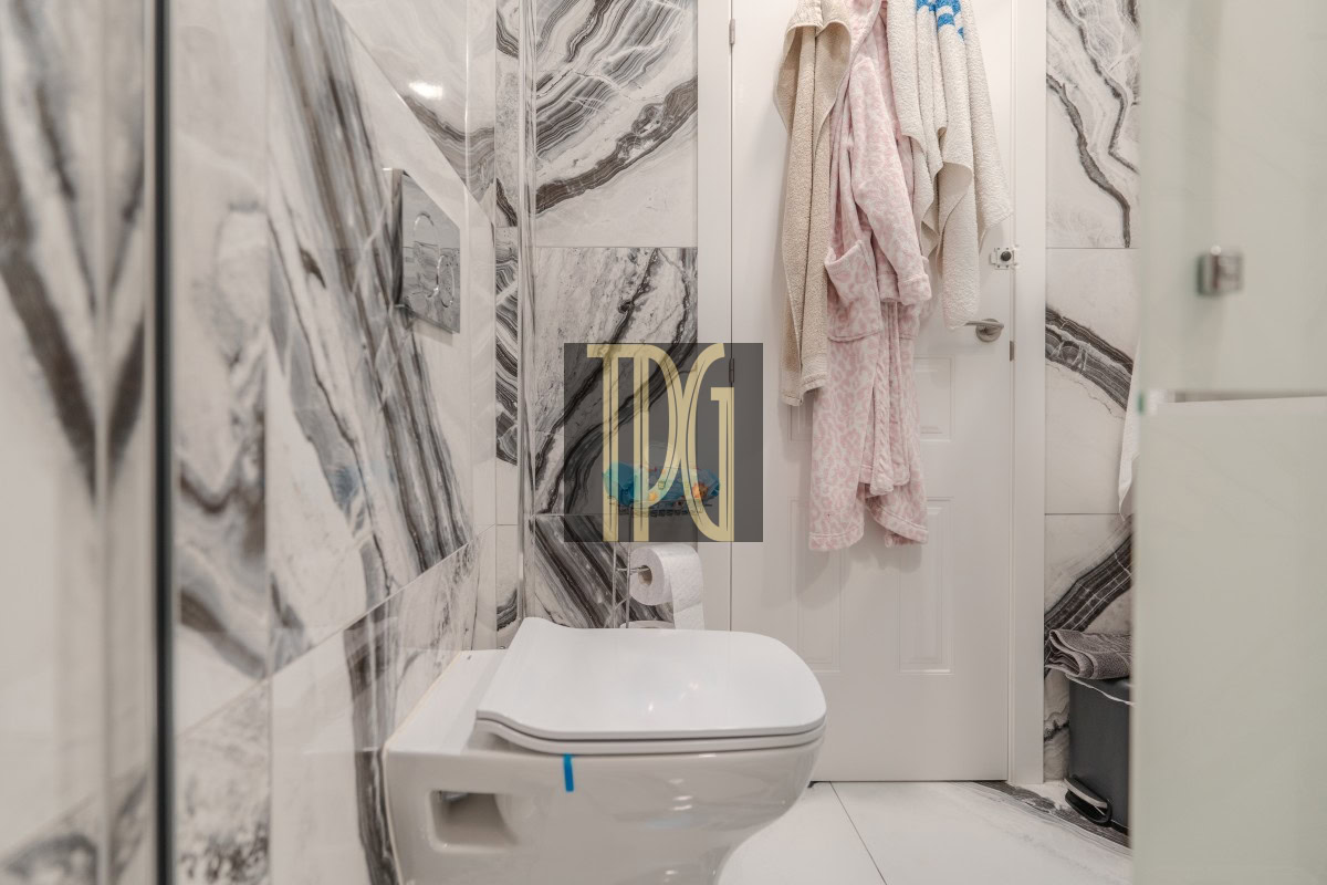 Stunning 3 Bedroom Penthouse for Sale in Parque De La Reina – OPS1906R