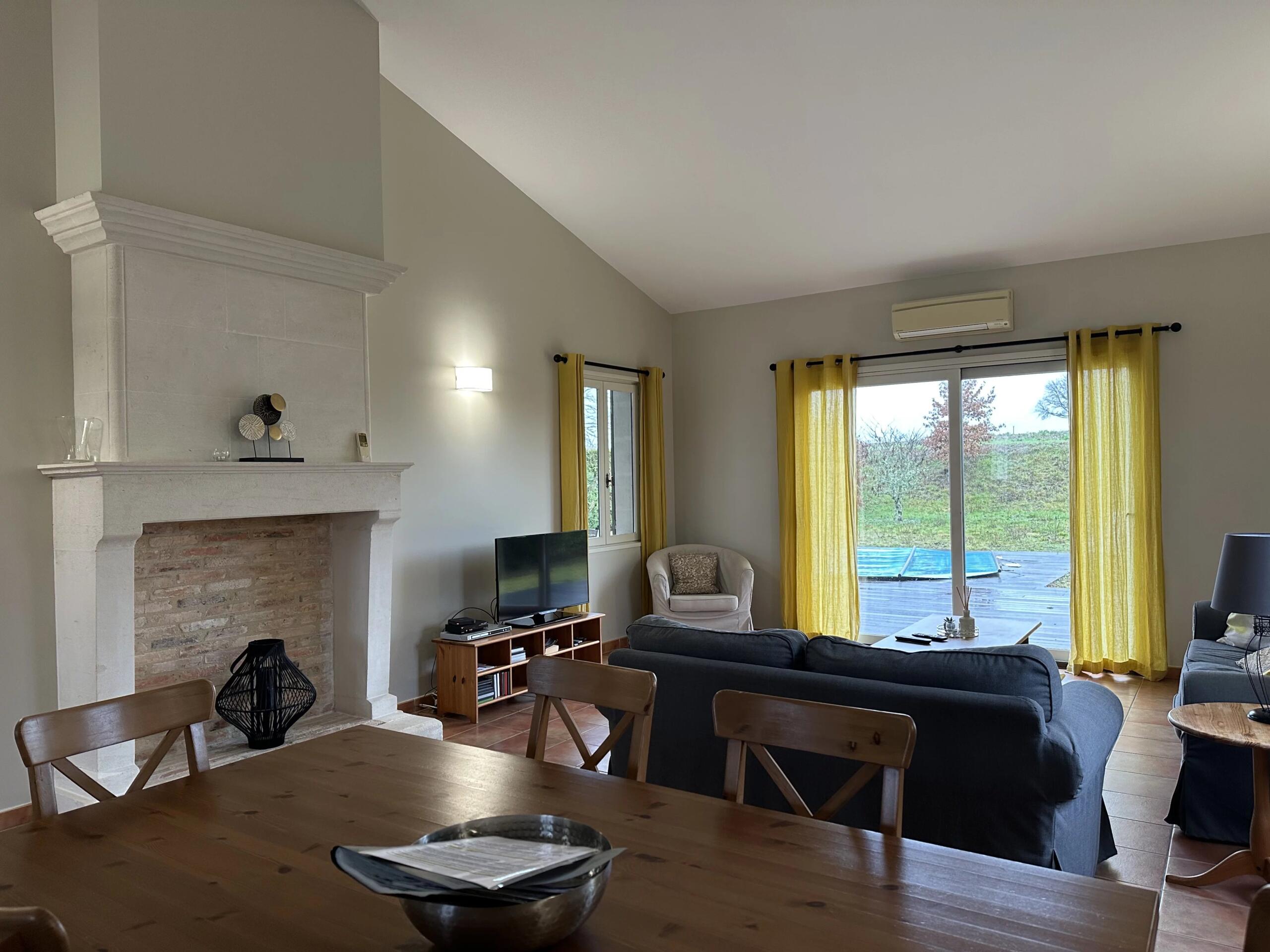 Modern 4-bed villa with private pool in gated community, Poitou-Charentes – France – BVI81829