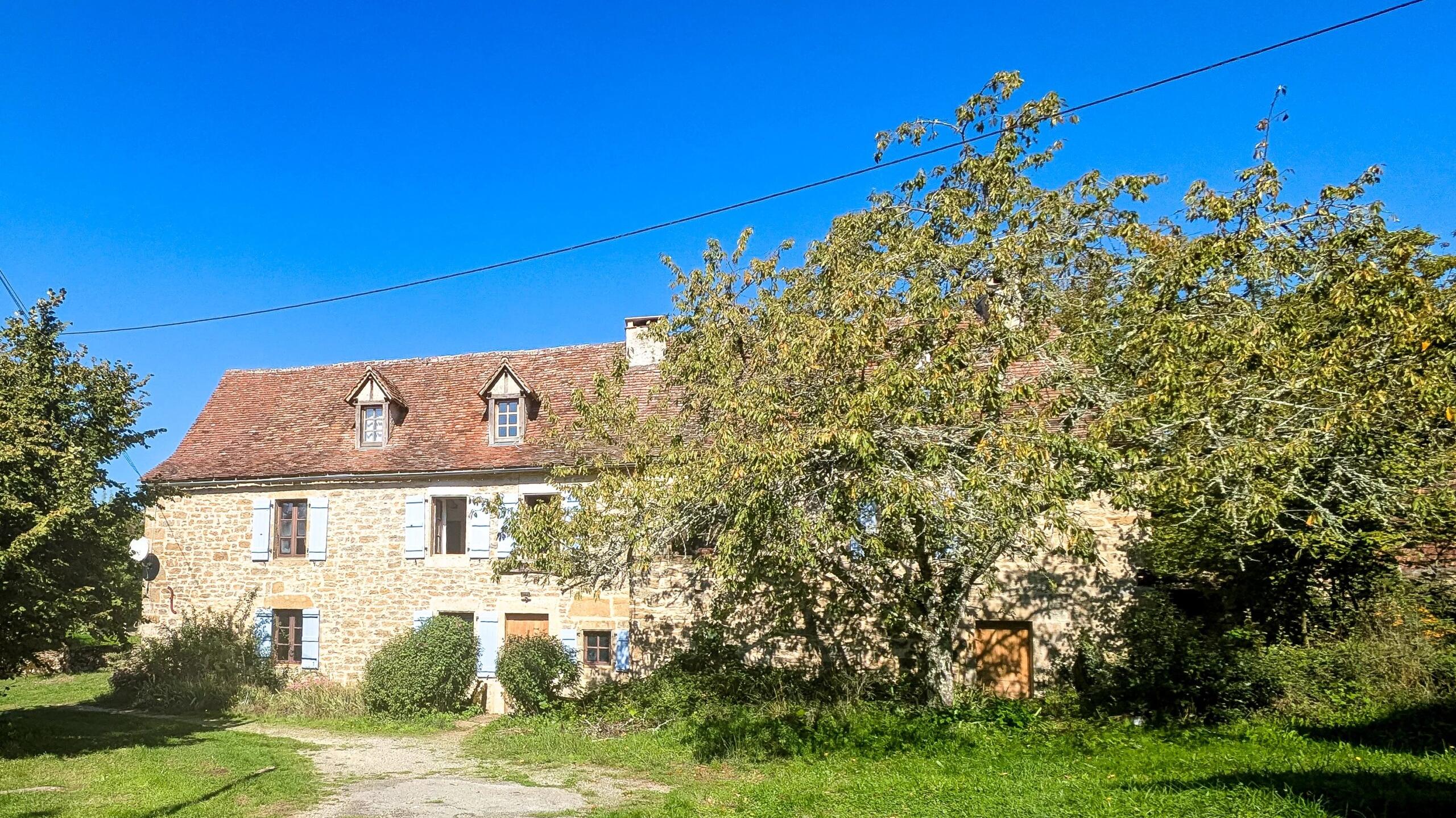 Authentic stone farmhouse with pool in the beautiful Lot region, Midi-Pyrénées – France – BVI82374