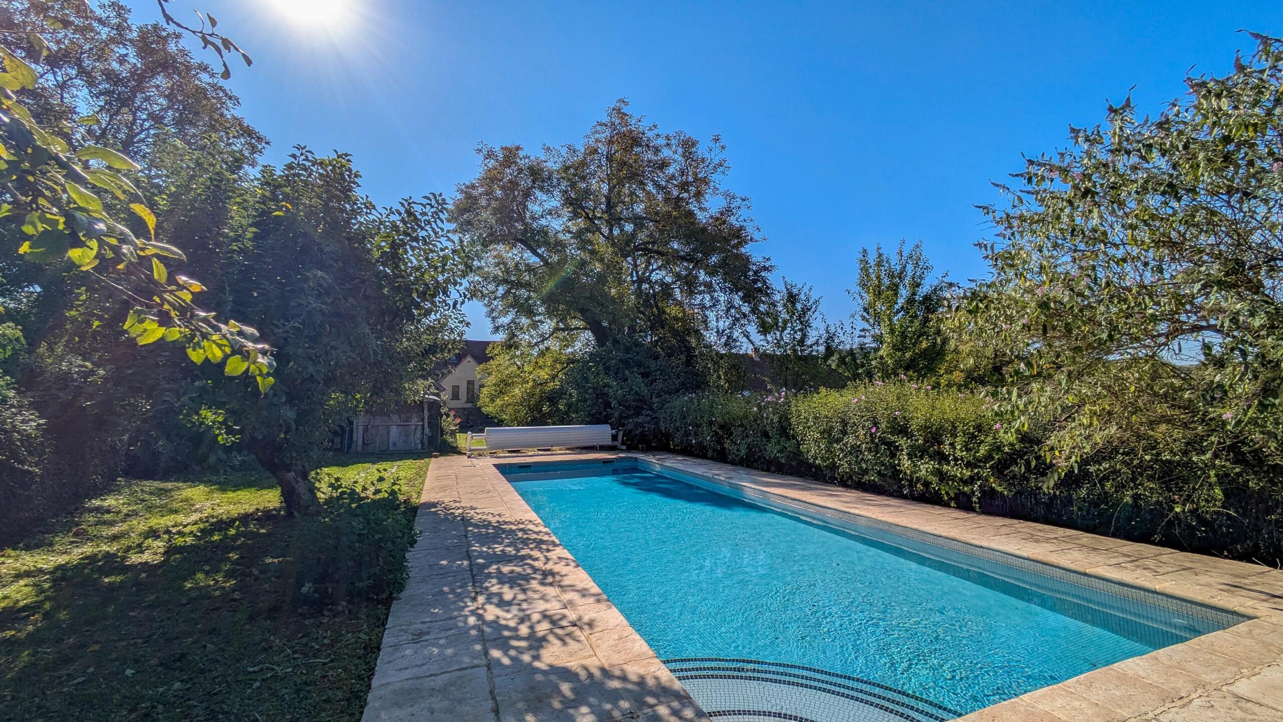 Authentic stone farmhouse with pool in the beautiful Lot region, Midi-Pyrénées – France – BVI82374