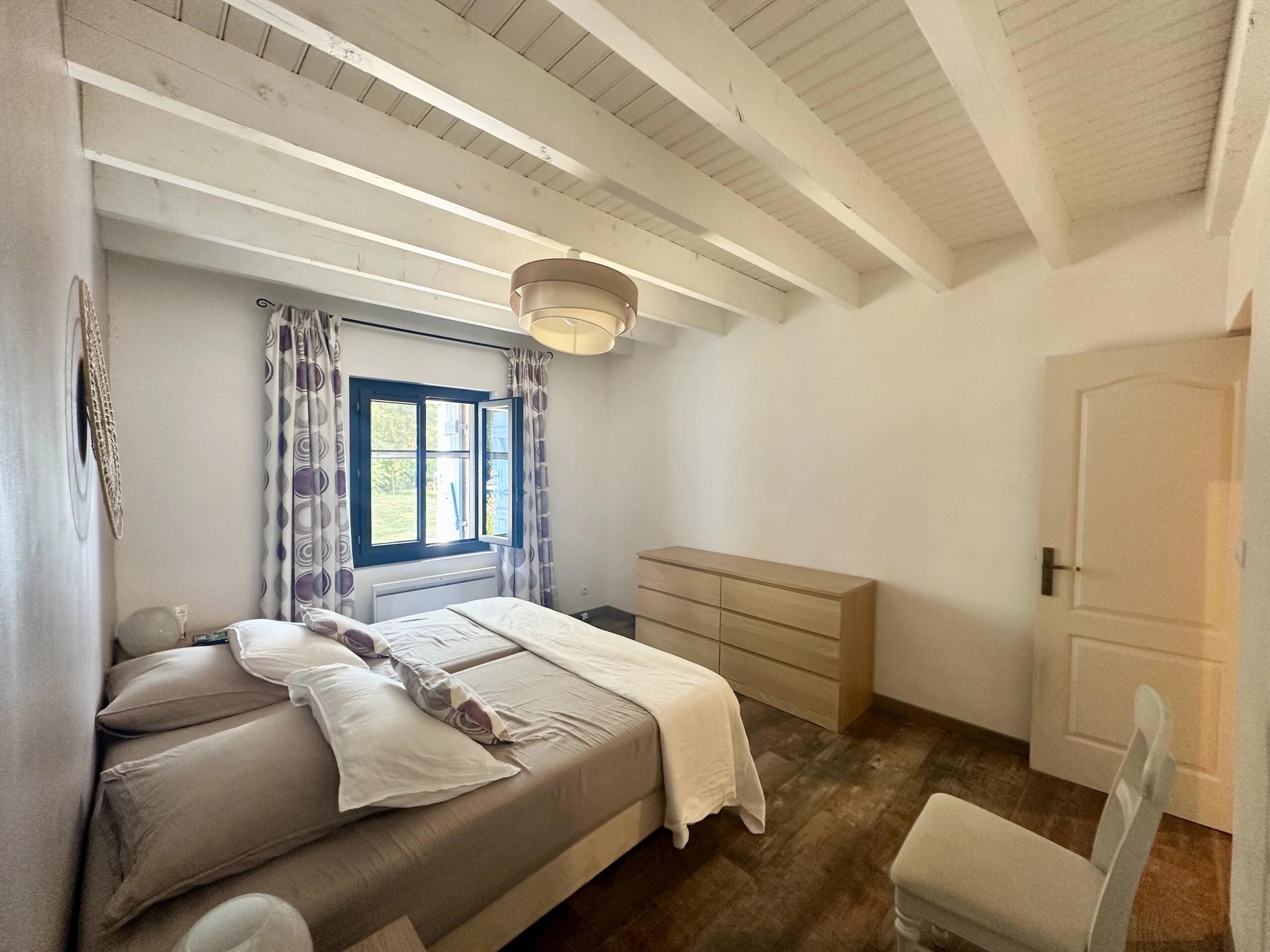 Stone 2-3 bedroom house with office, mezzanine, garage and outbuilding, Aquitaine – France – BVI81417