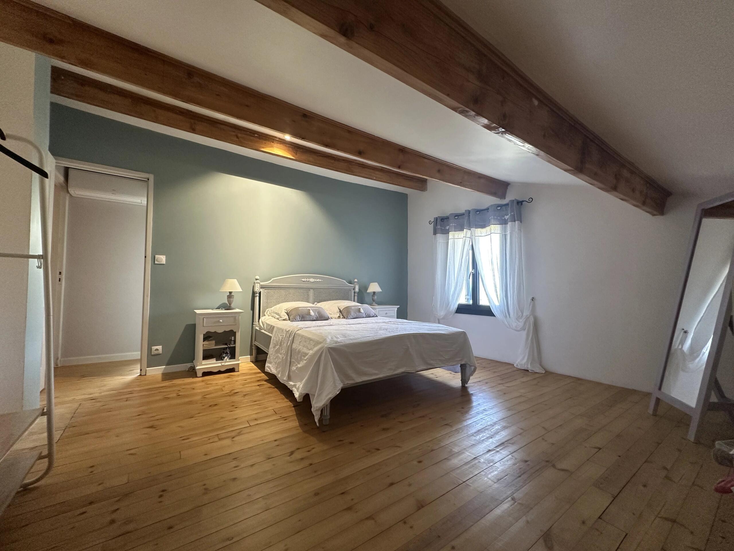 Stone 2-3 bedroom house with office, mezzanine, garage and outbuilding, Aquitaine – France – BVI81417