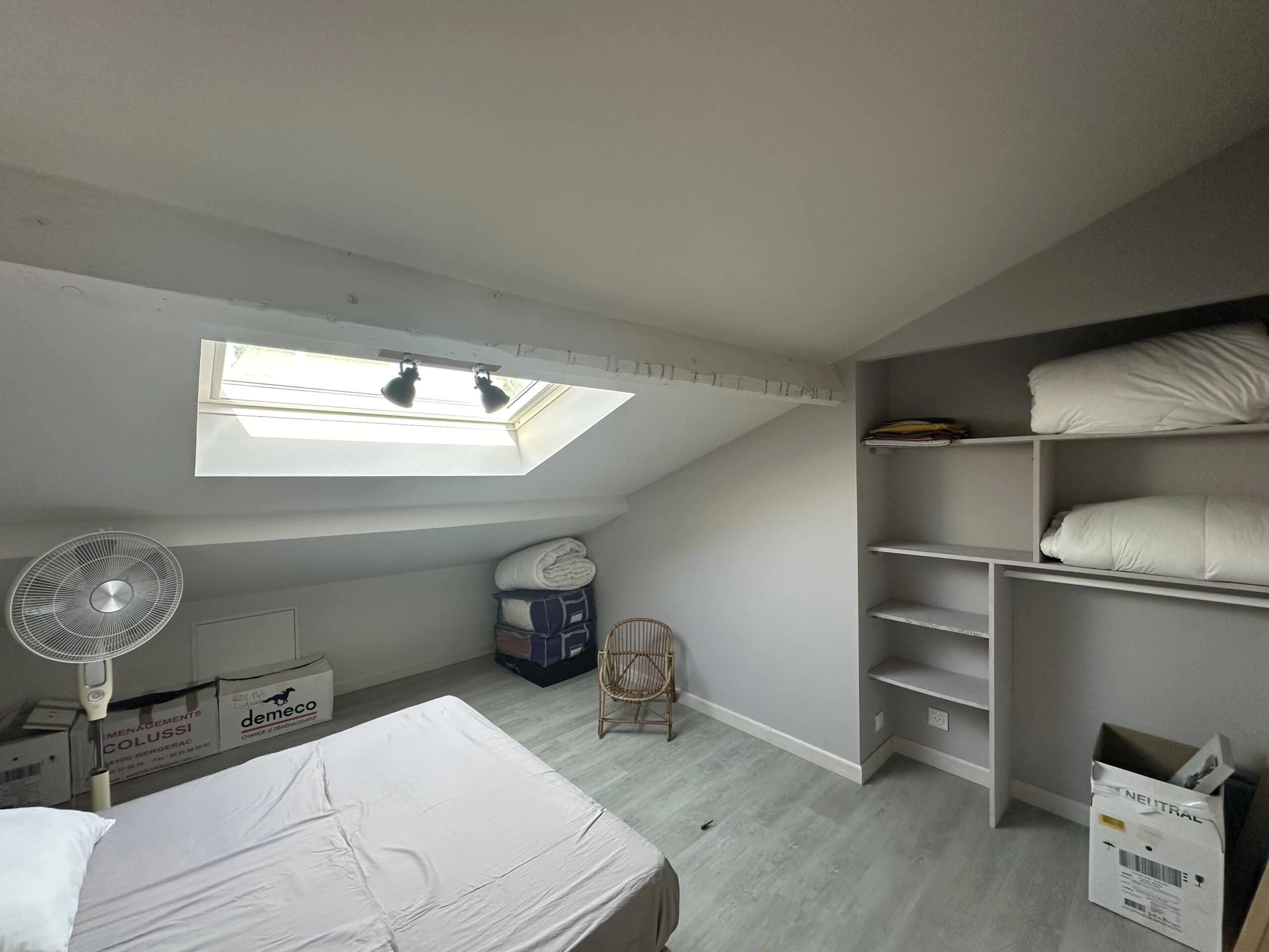 Stone 2-3 bedroom house with office, mezzanine, garage and outbuilding, Aquitaine – France – BVI81417