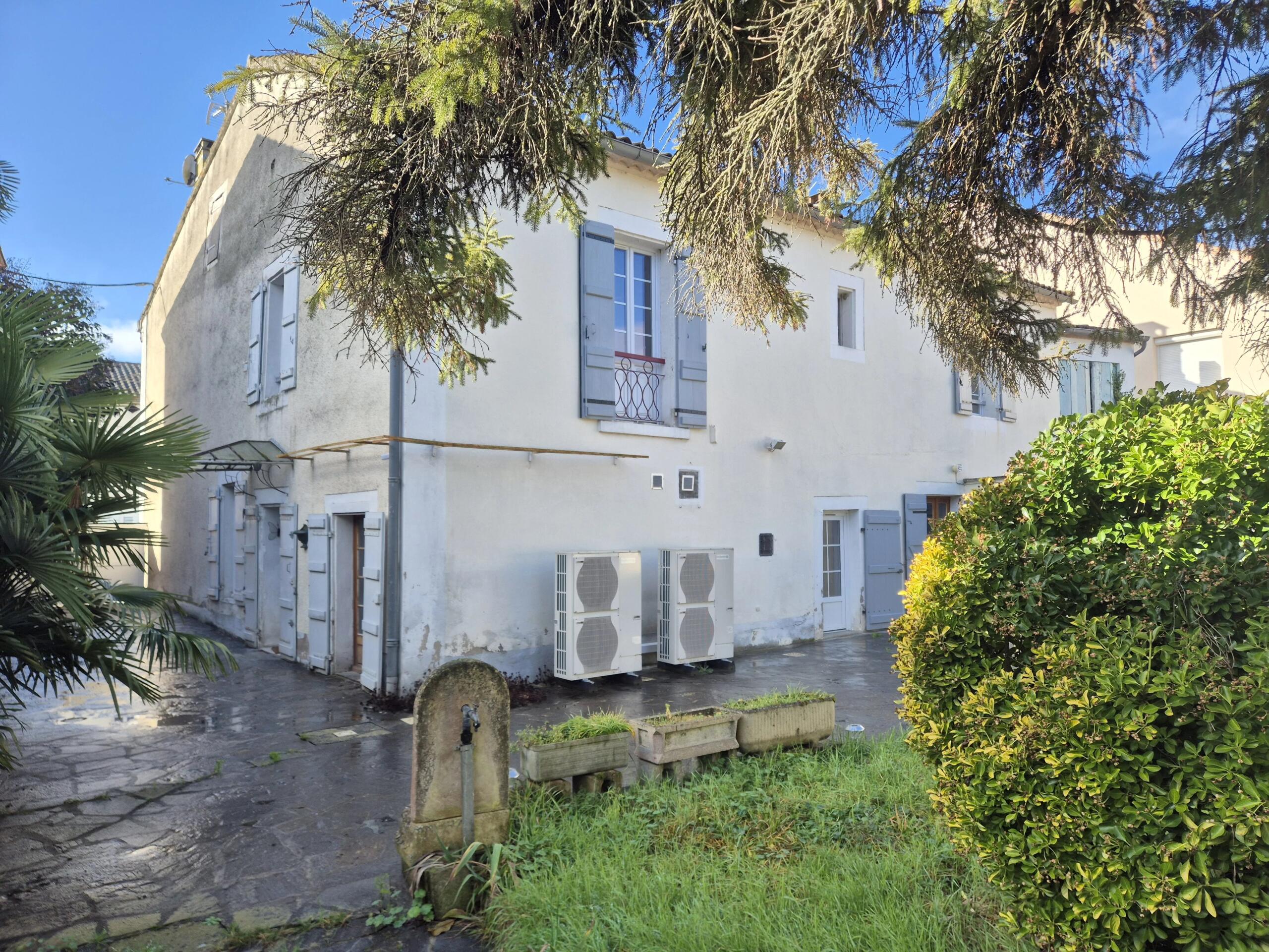 Large village house with garden and outbuildings, Midi-Pyrénées – France – BVI84220