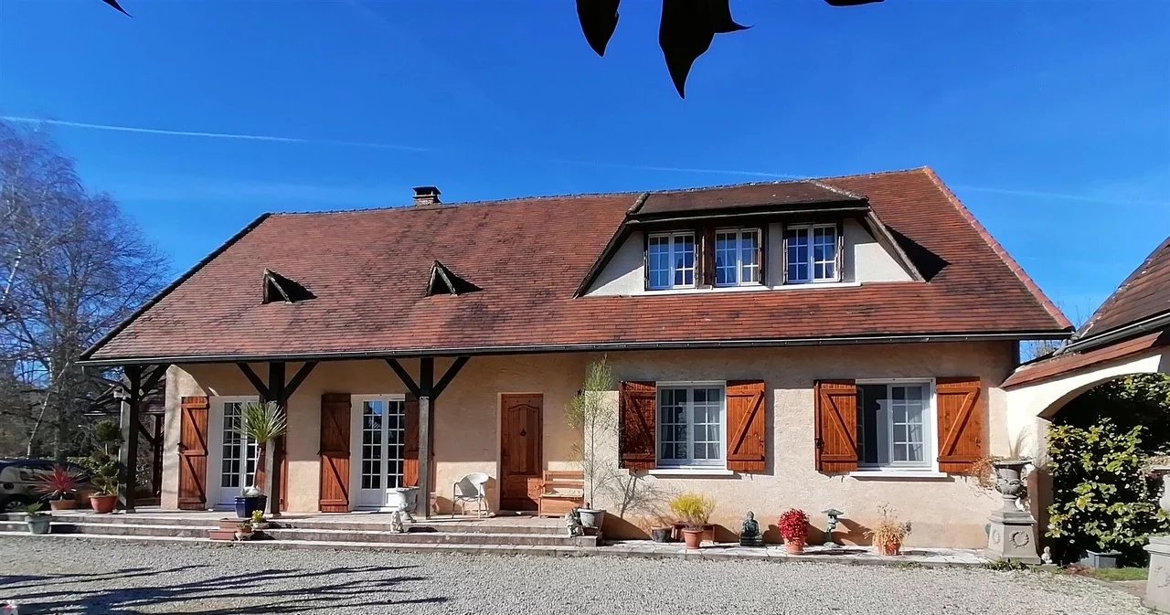 Charming 7 Bedroom house with self-contained annexe, pool in quiet location, Aquitaine – France – BVI84058
