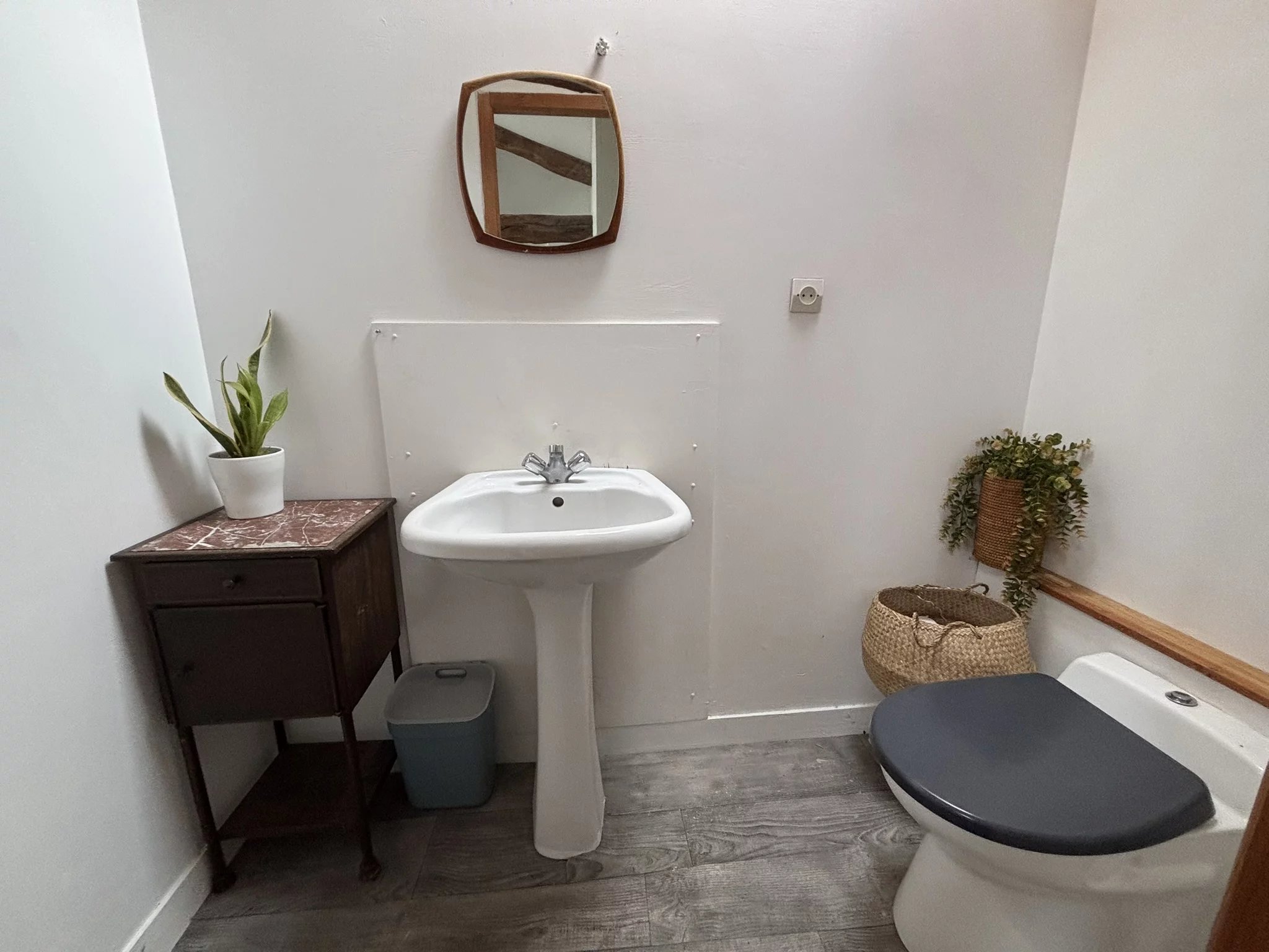 Traditional Stone village house, Poitou-Charentes – France – BVI84013