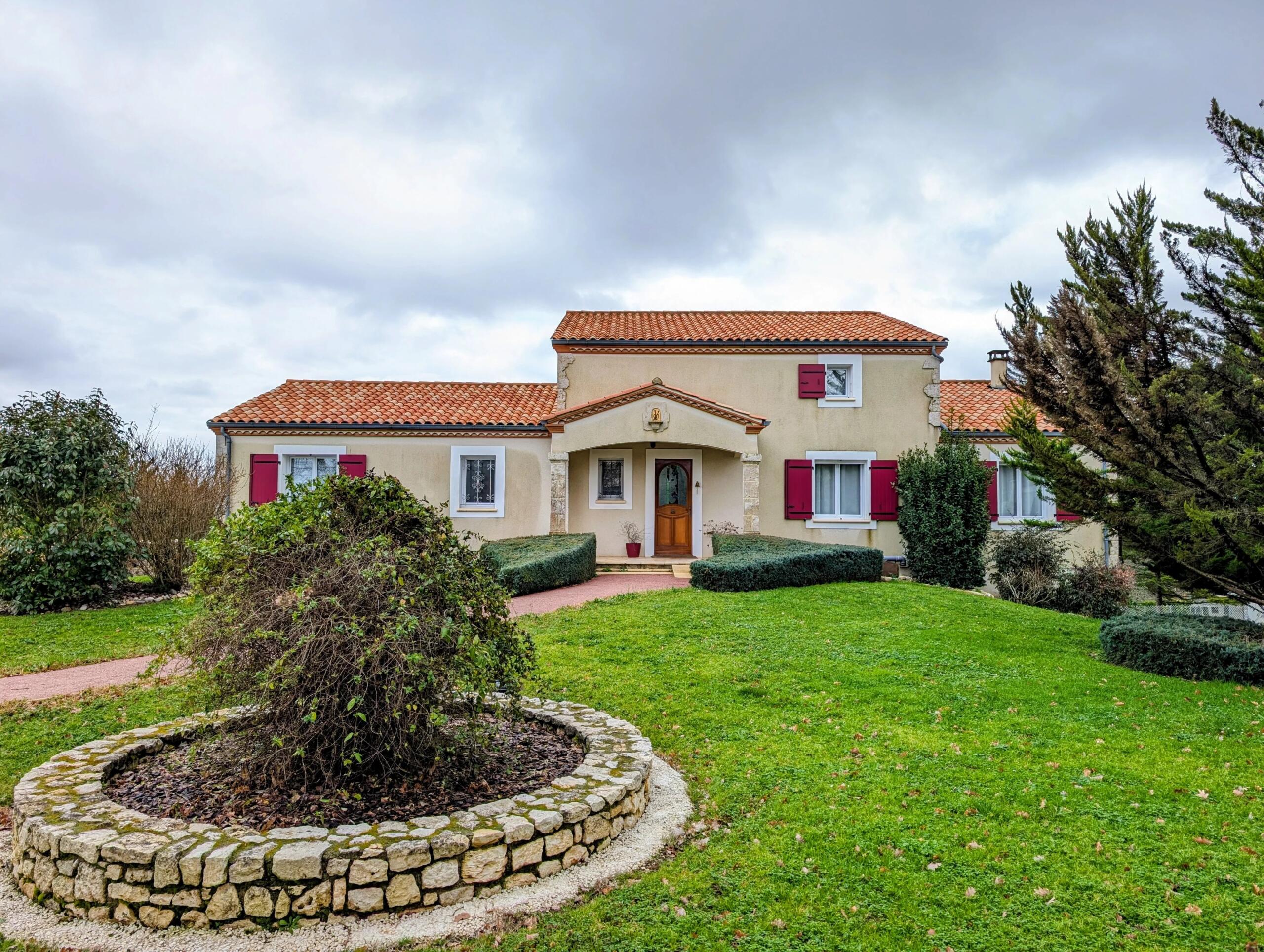 Lovely 5 bedroom villa with swimming pool, Aquitaine – France – BVI83994