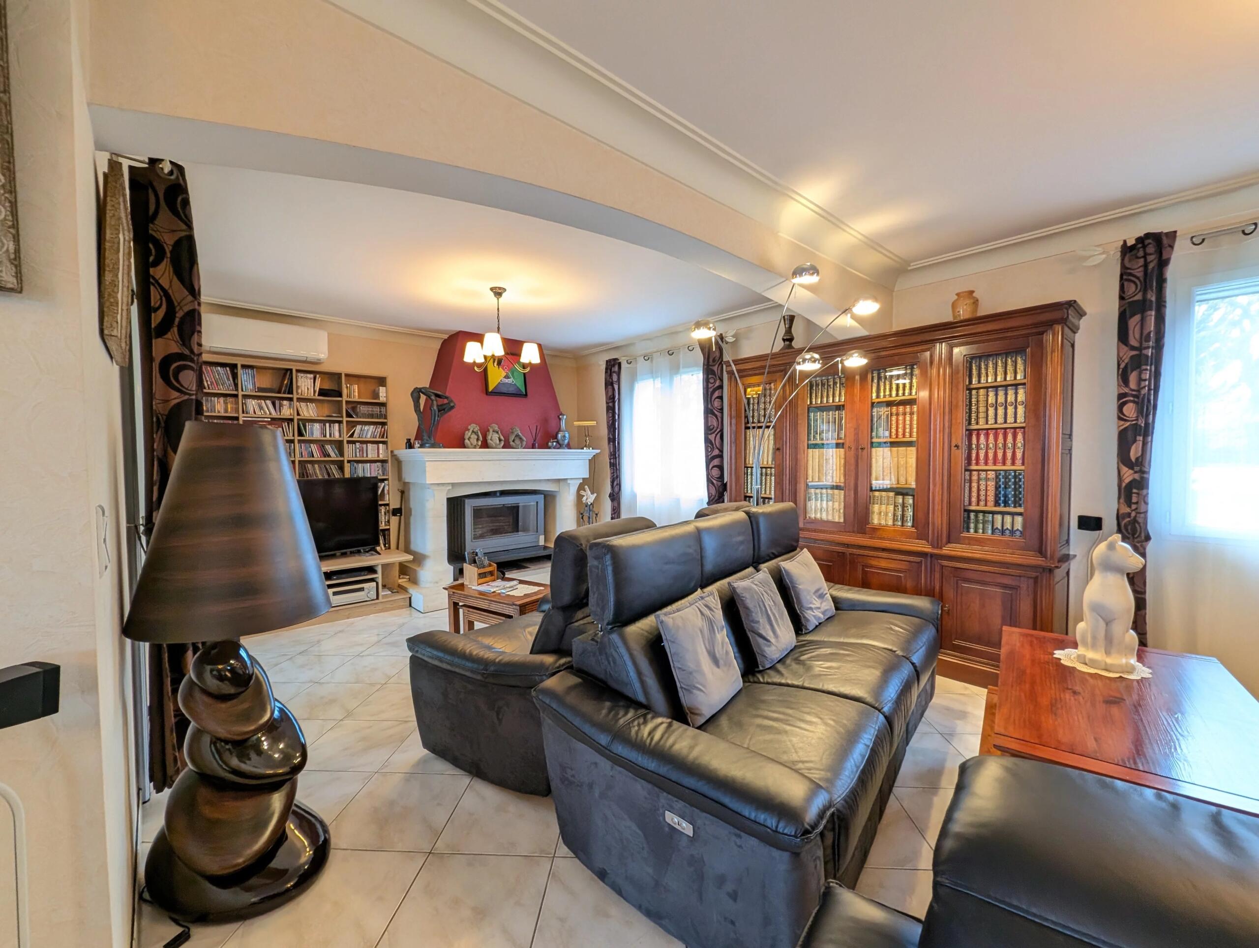 Lovely 5 bedroom villa with swimming pool, Aquitaine – France – BVI83994