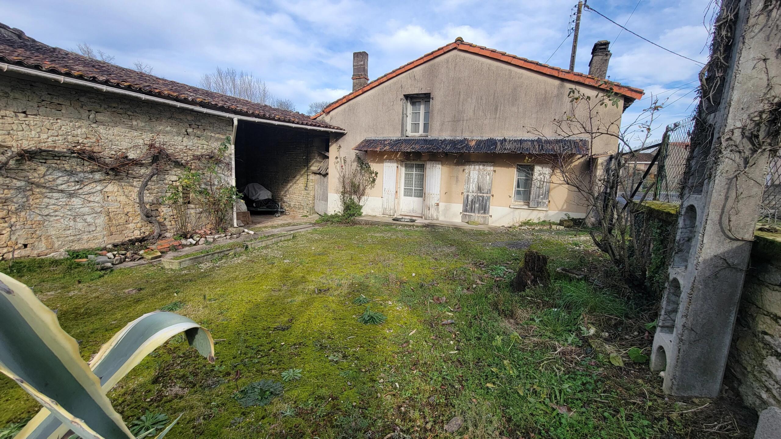 Village house to renovate with outbuildings, Poitou-Charentes – France – BVI84129