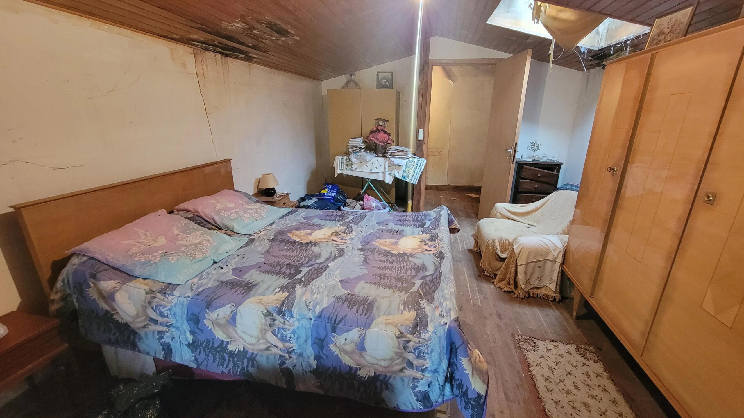 Village house to renovate with outbuildings, Poitou-Charentes – France – BVI84129