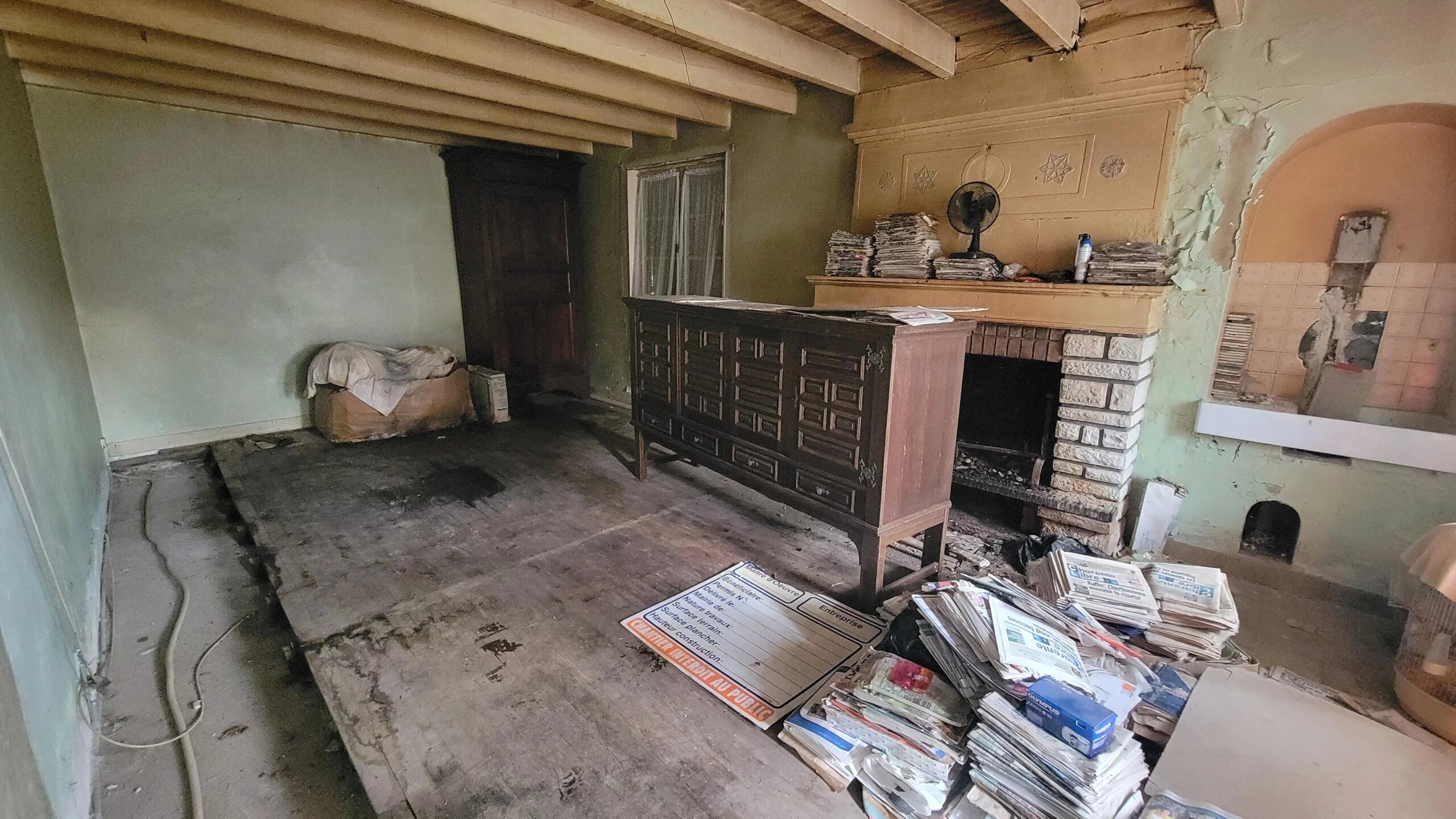 Village house to renovate with outbuildings, Poitou-Charentes – France – BVI84129