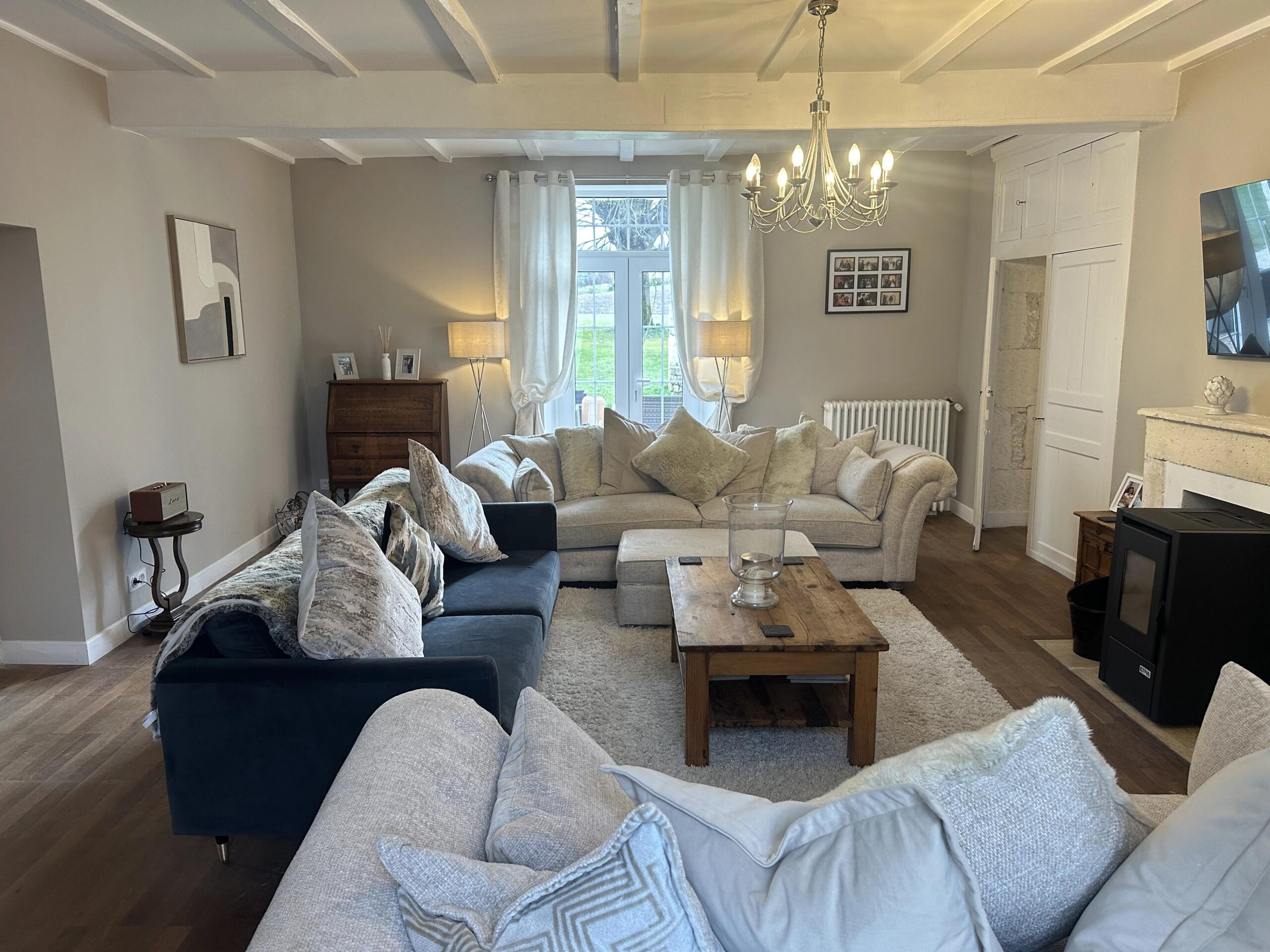 Stunning 5-bed property with pool, outbuildings in glorious grounds, Poitou-Charentes – France – BVI84261