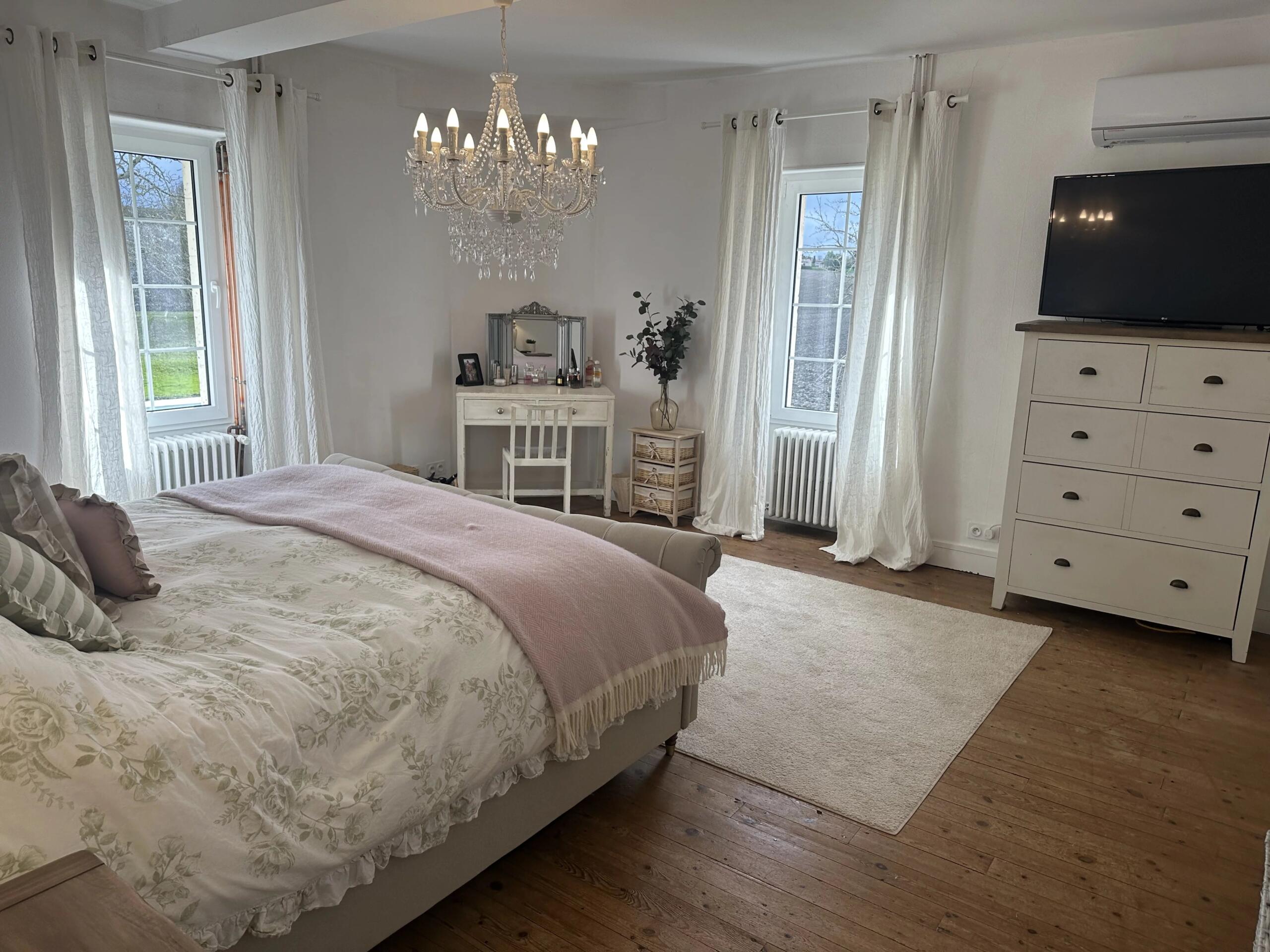 Stunning 5-bed property with pool, outbuildings in glorious grounds, Poitou-Charentes – France – BVI84261