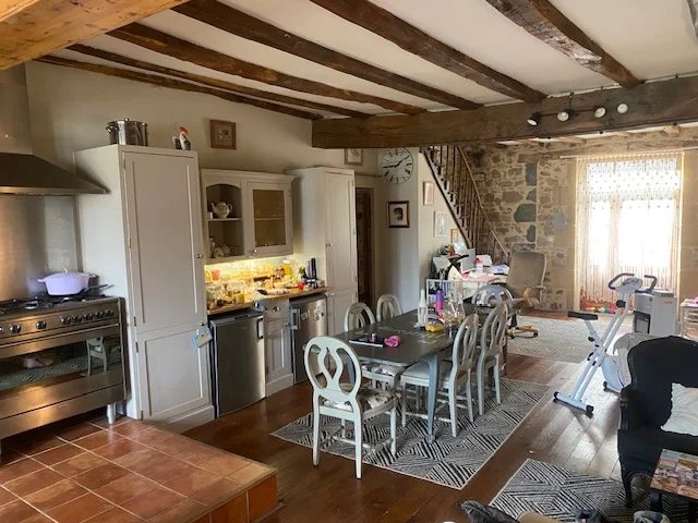 3-bed, 3-bath village house, with 1-bed guest annex, garden, pool and garage, Poitou-Charentes – France – BVI84053