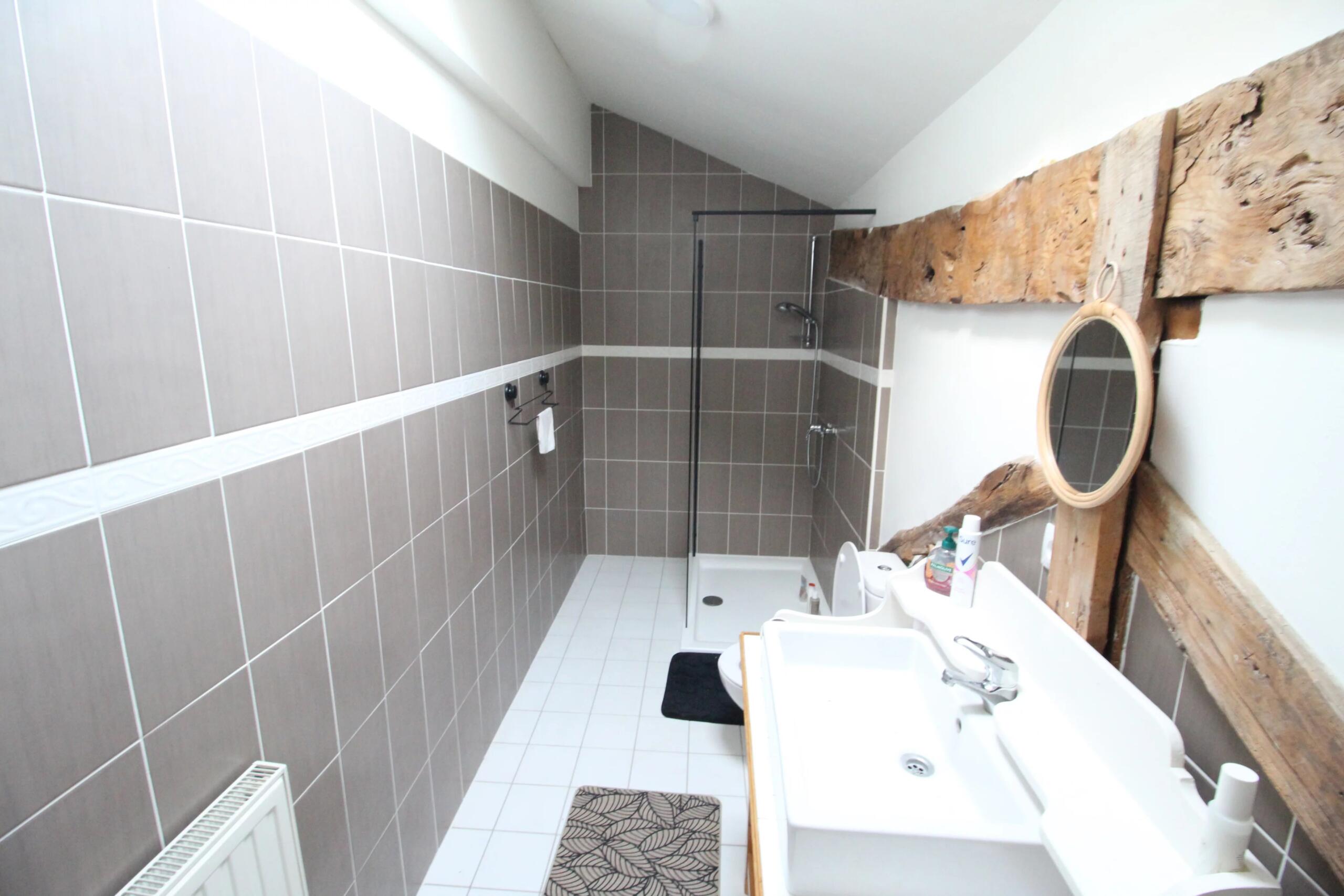 3-bed, 3-bath village house, with 1-bed guest annex, garden, pool and garage, Poitou-Charentes – France – BVI84053