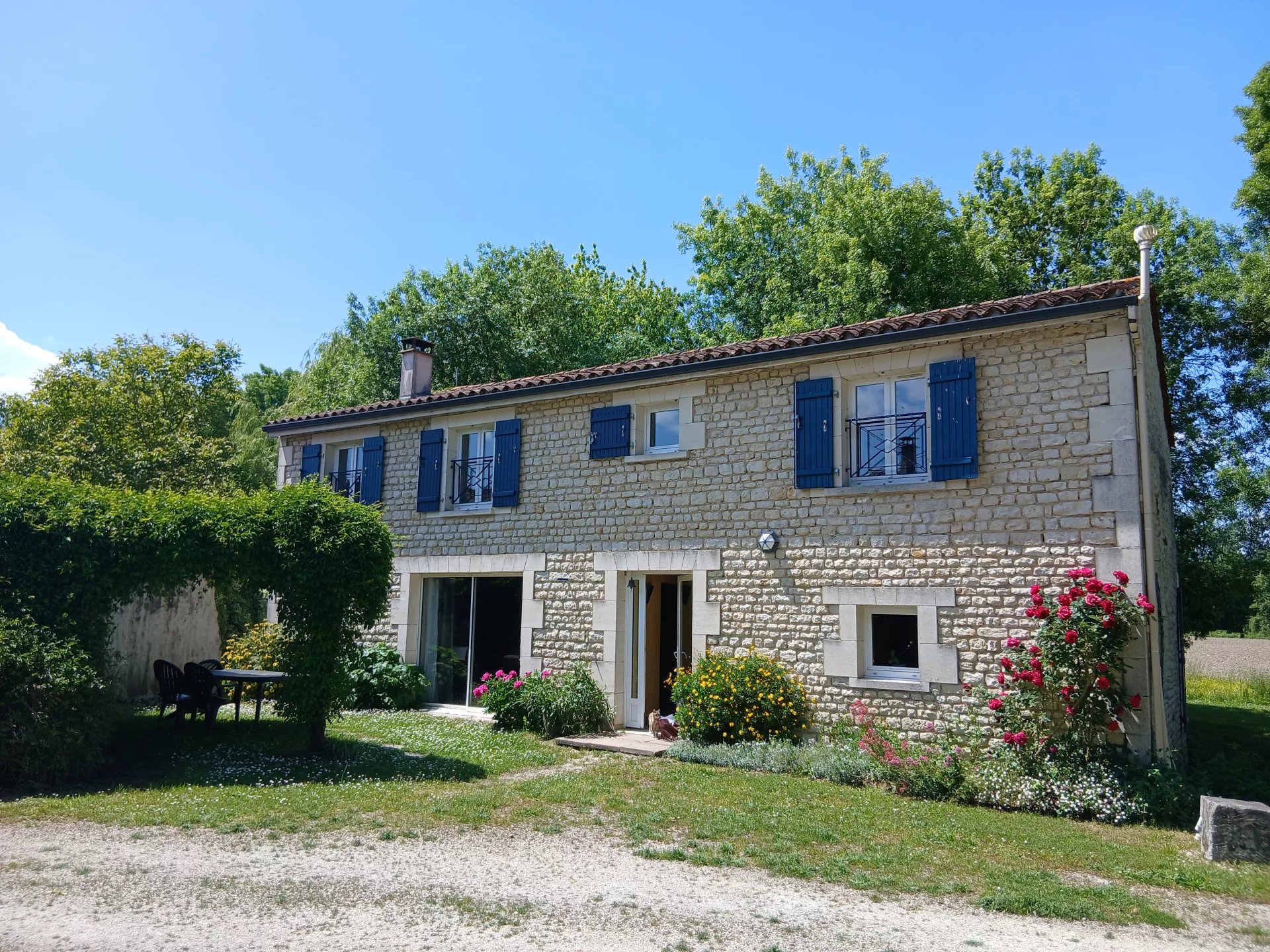 Former mill with independent 32m² contemporary garden studio, Poitou-Charentes – France – BVI81020