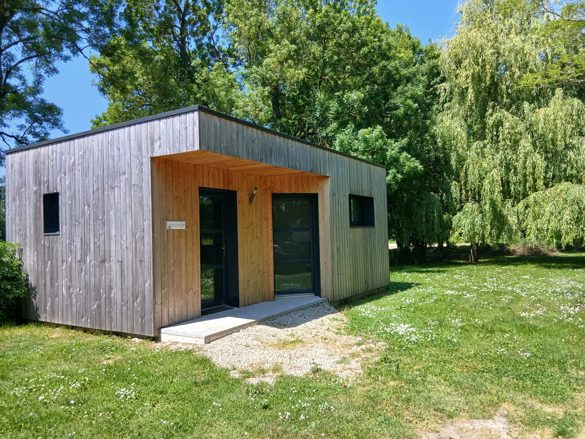 Former mill with independent 32m² contemporary garden studio, Poitou-Charentes – France – BVI81020