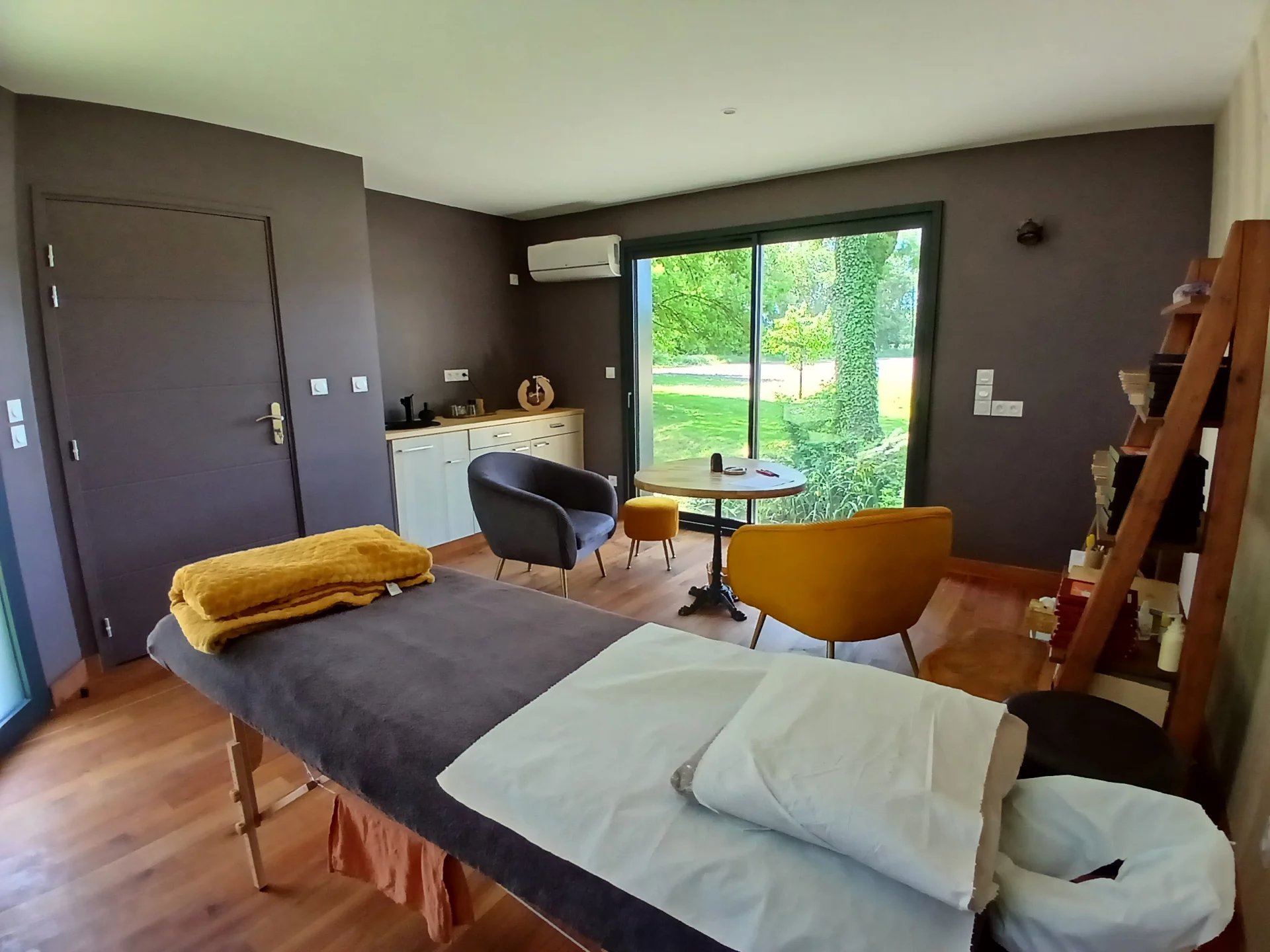 Former mill with independent 32m² contemporary garden studio, Poitou-Charentes – France – BVI81020