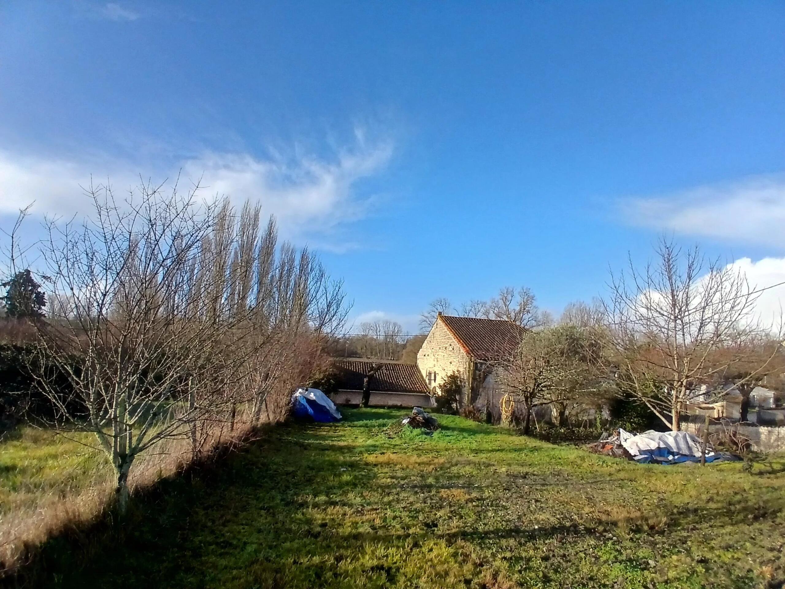 Fabulous stone house with huge potential, Poitou-Charentes – France – BVI84132