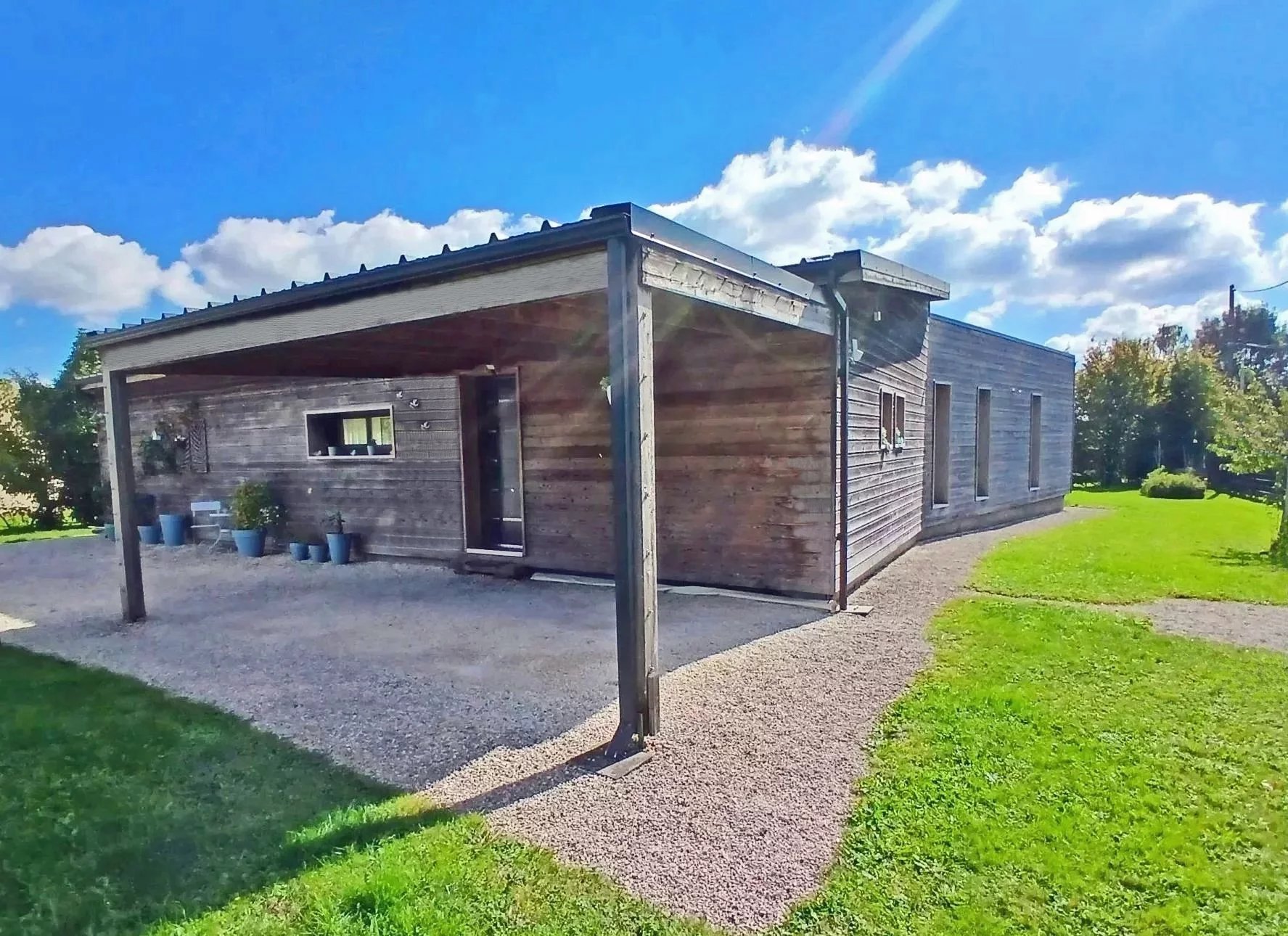 Eco-friendly, bright, airy and spacious single storey house, Poitou-Charentes – France – BVI82906